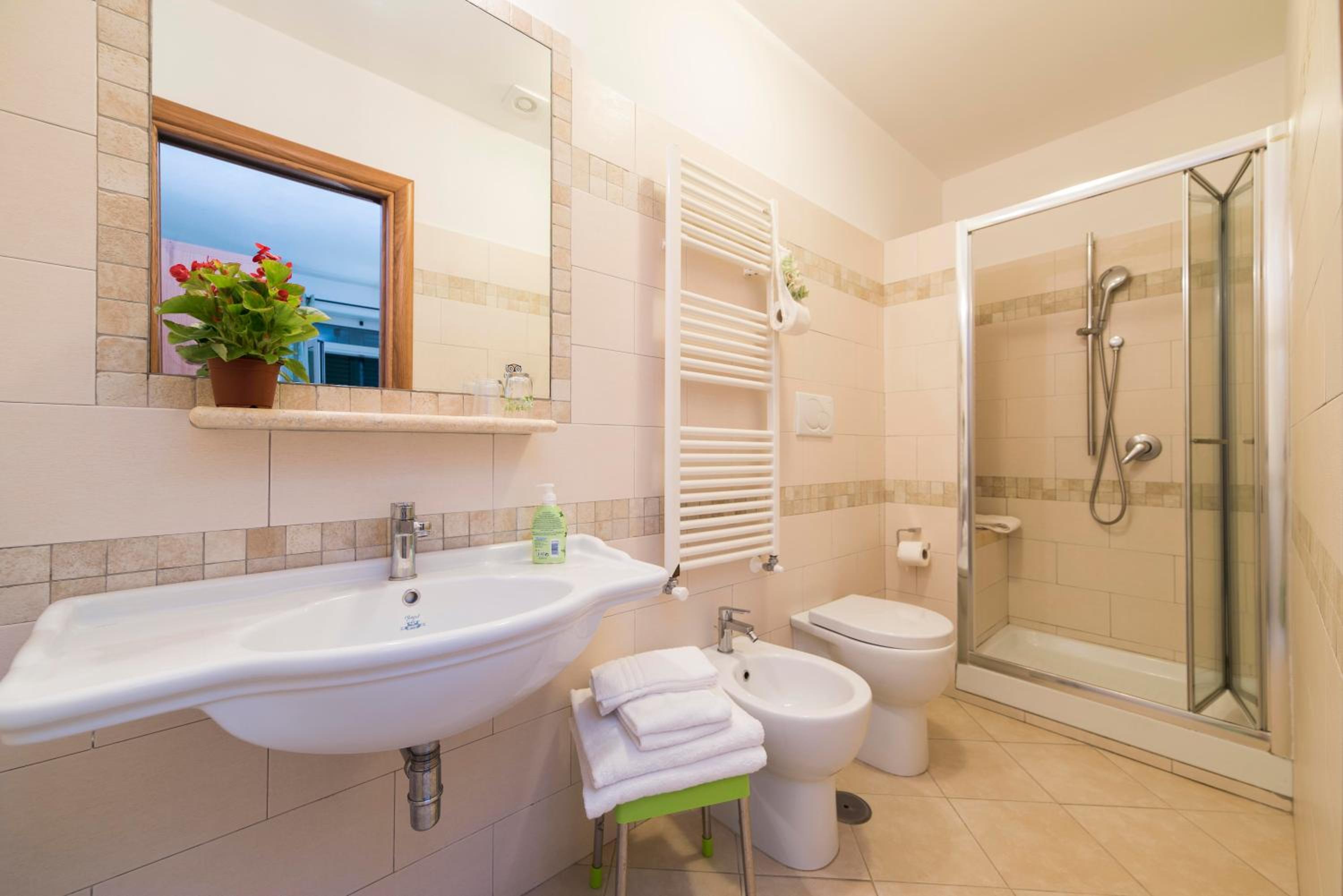 Double Room with Terrace - Photo 14