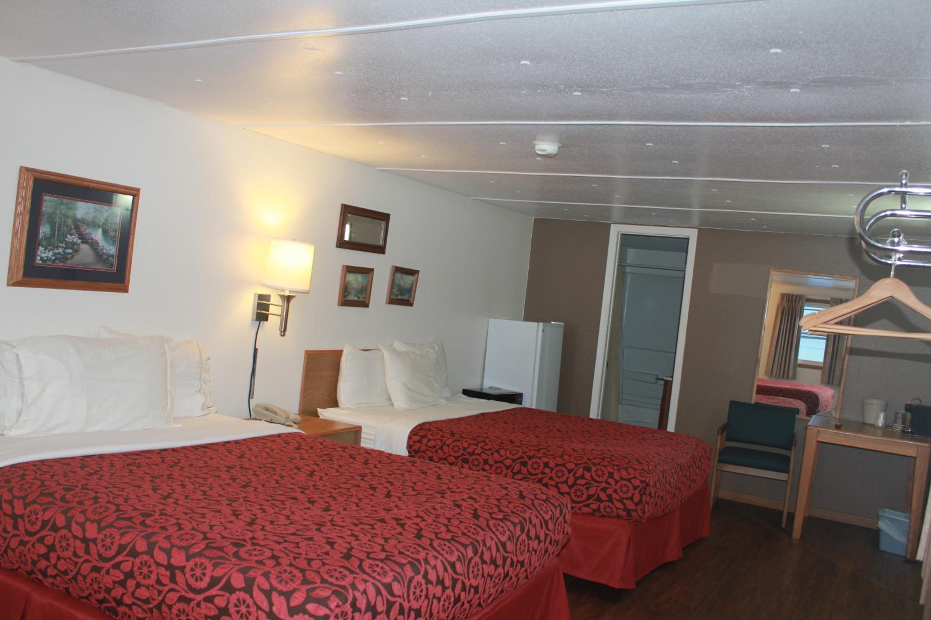 2 Queen Beds Non-Smoking - Photo 2