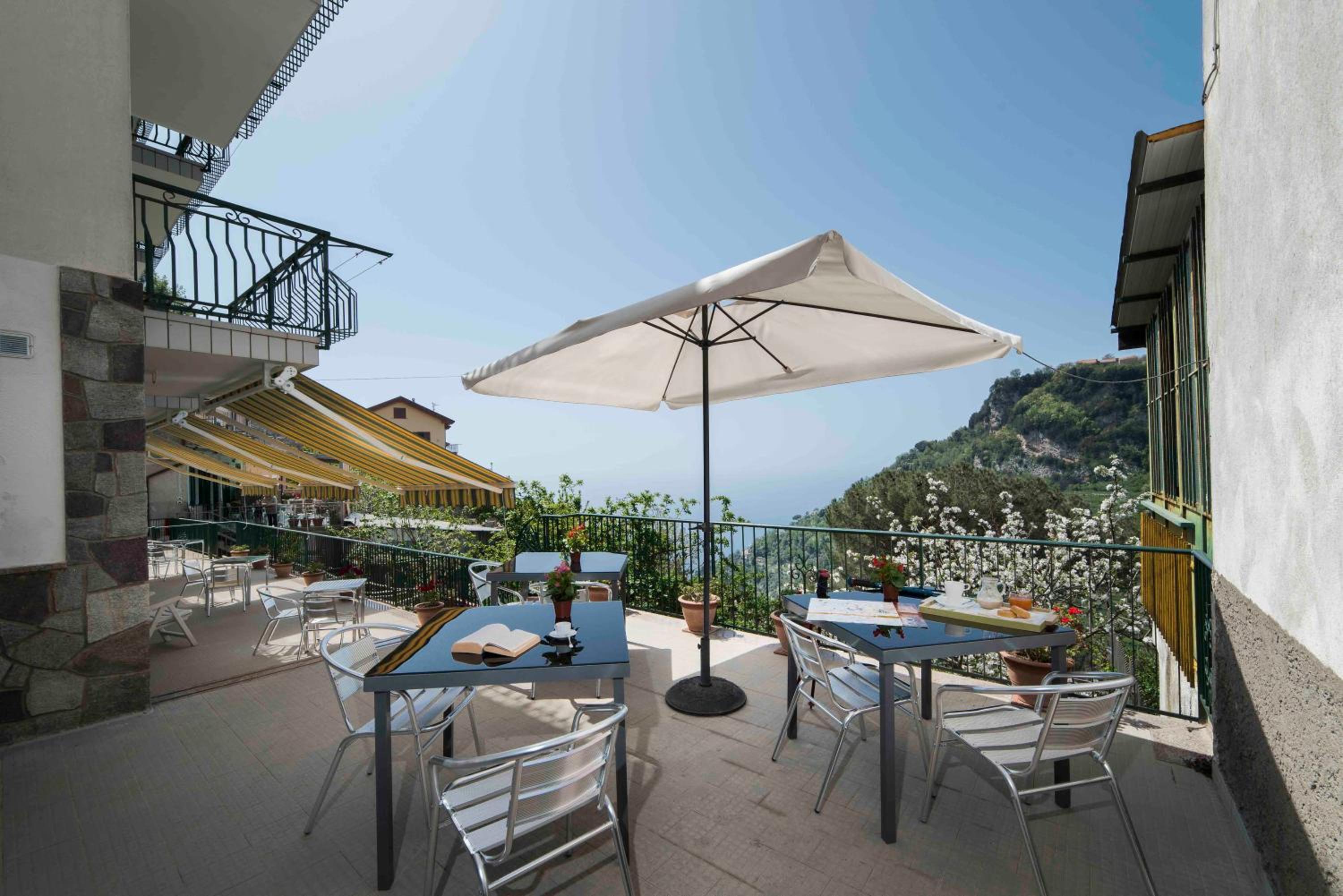 Double Room with Terrace - Photo 4