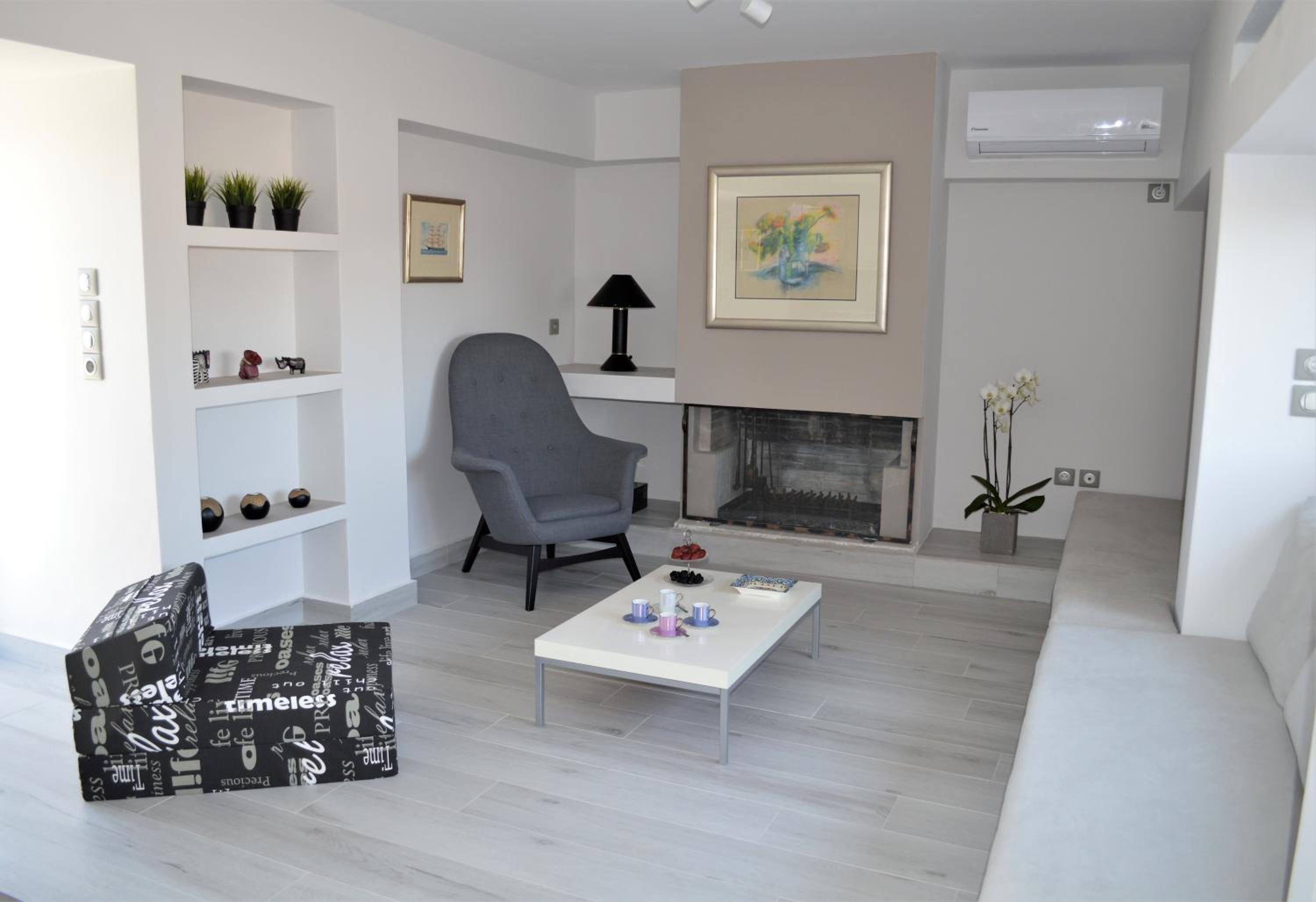Apartment With Terrace & Panoramic View photo 2