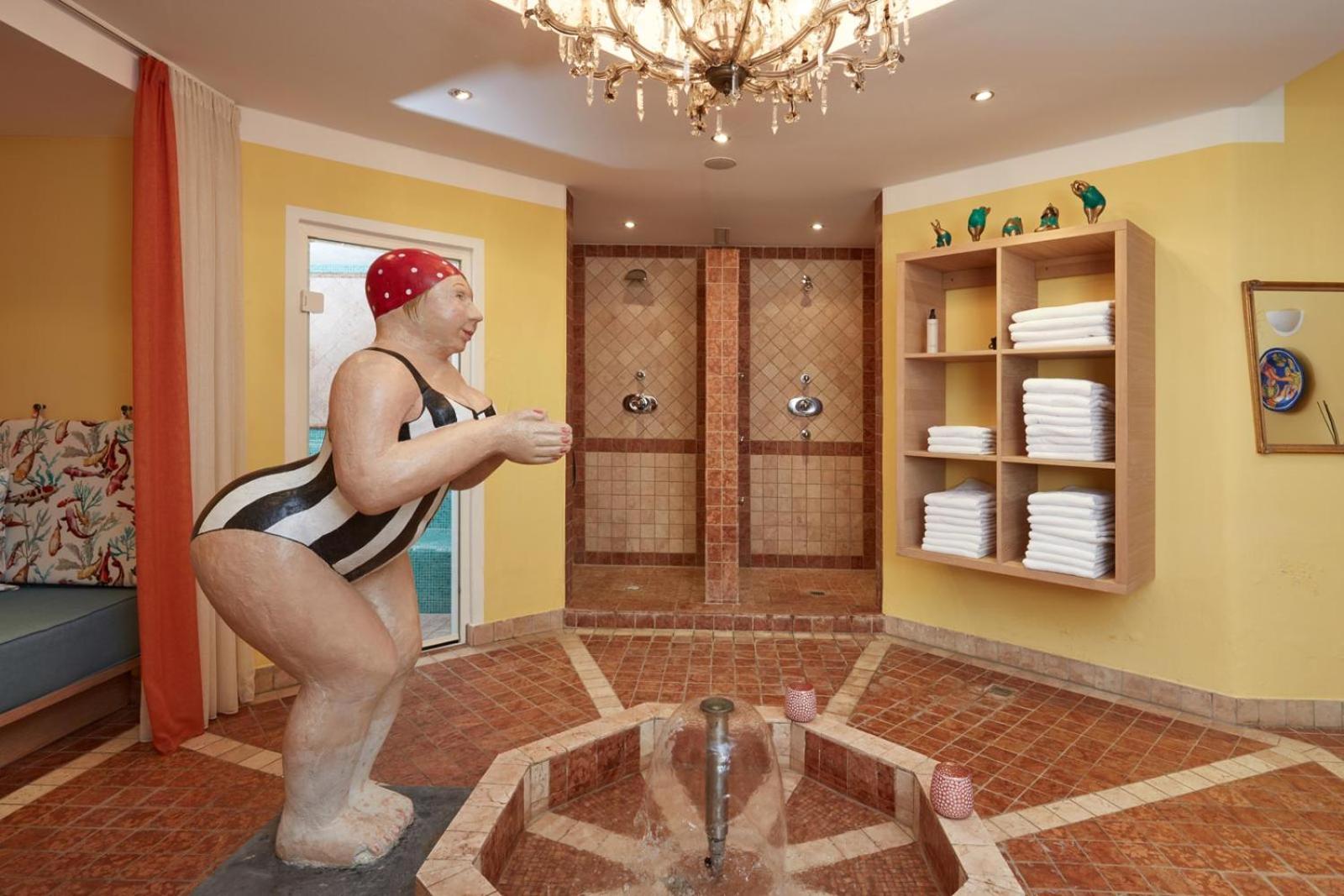 Single Room with Shared Bathroom photo 2
