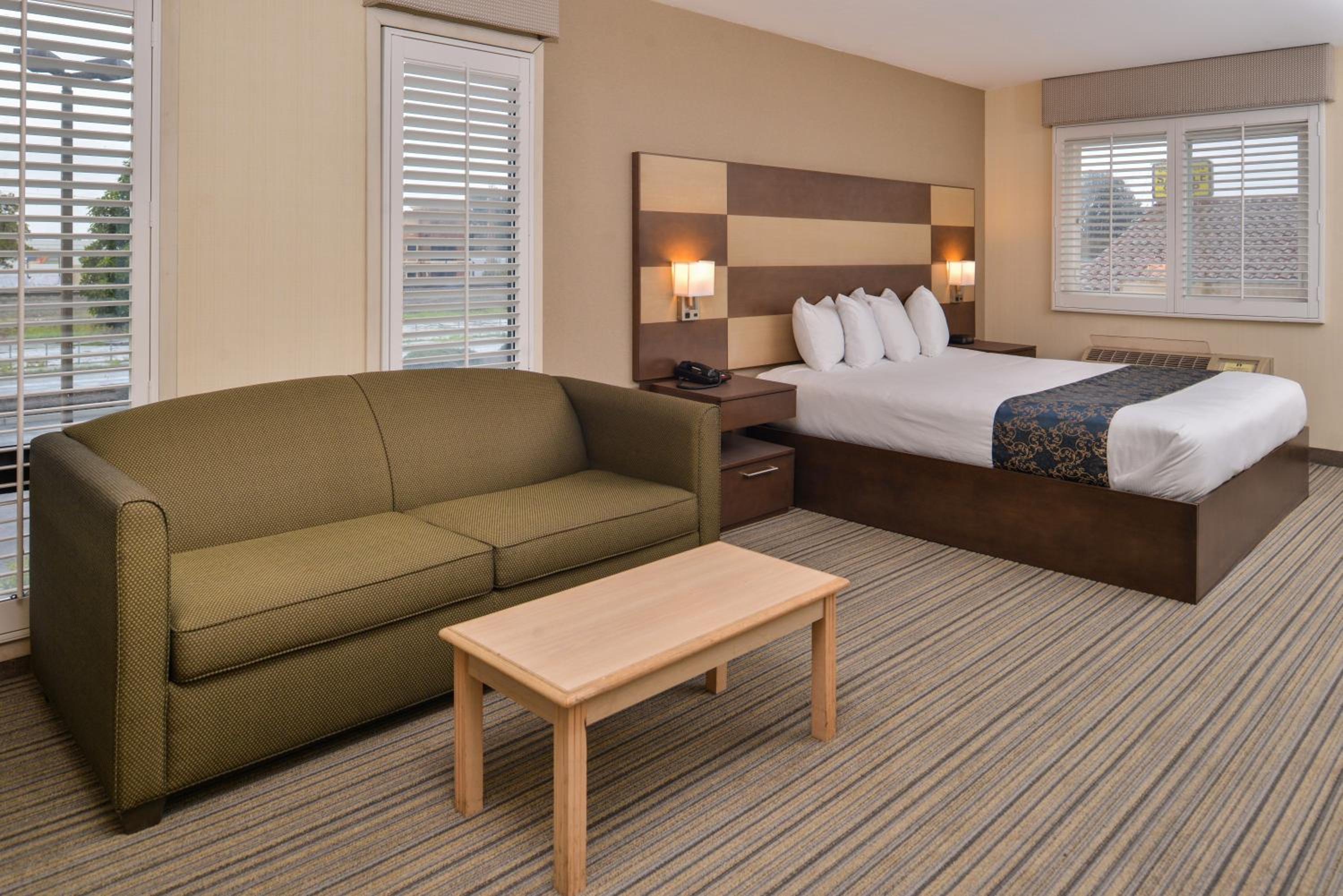Deluxe Suite photo 3