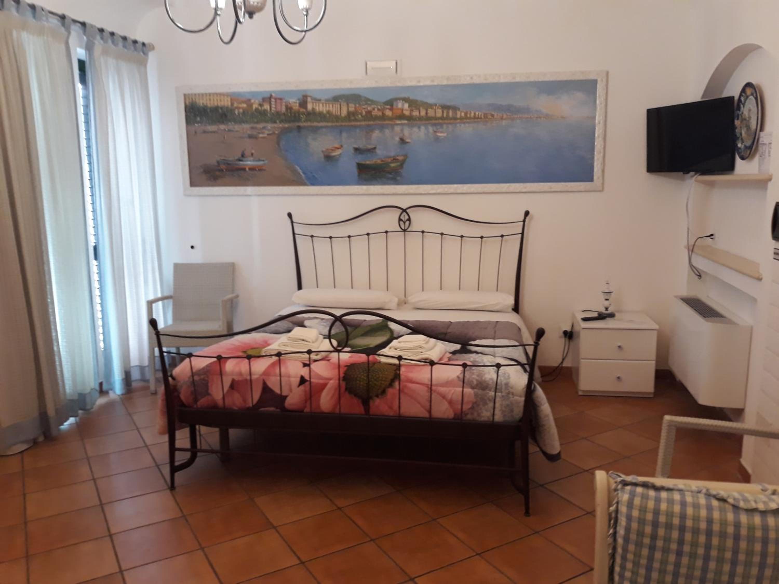 Double Room with Private Bathroom - Photo 1