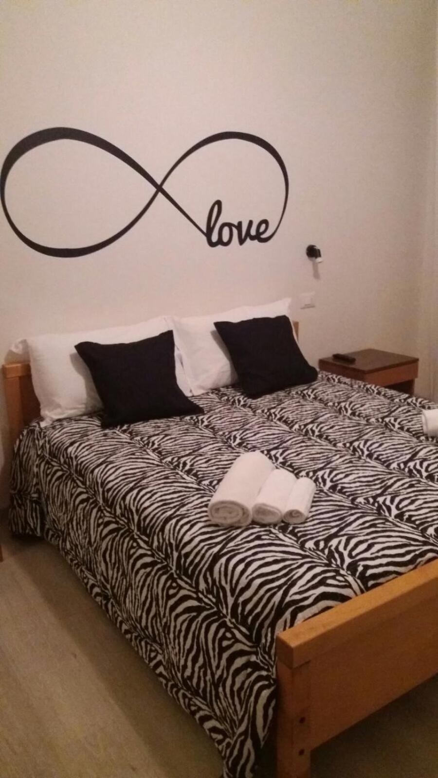 Double Room - Photo 18
