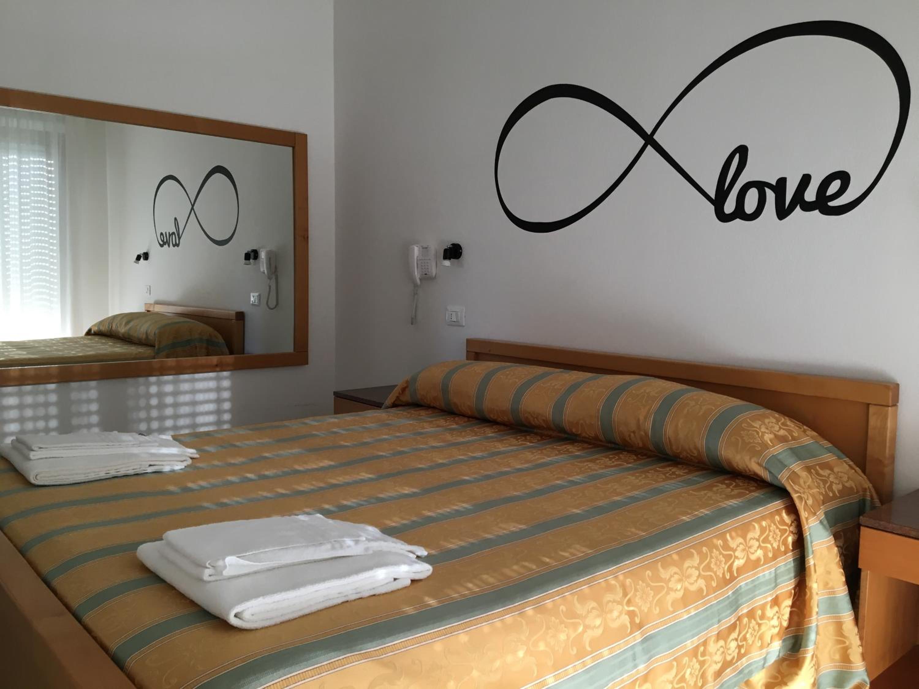 Double Room - Photo 4