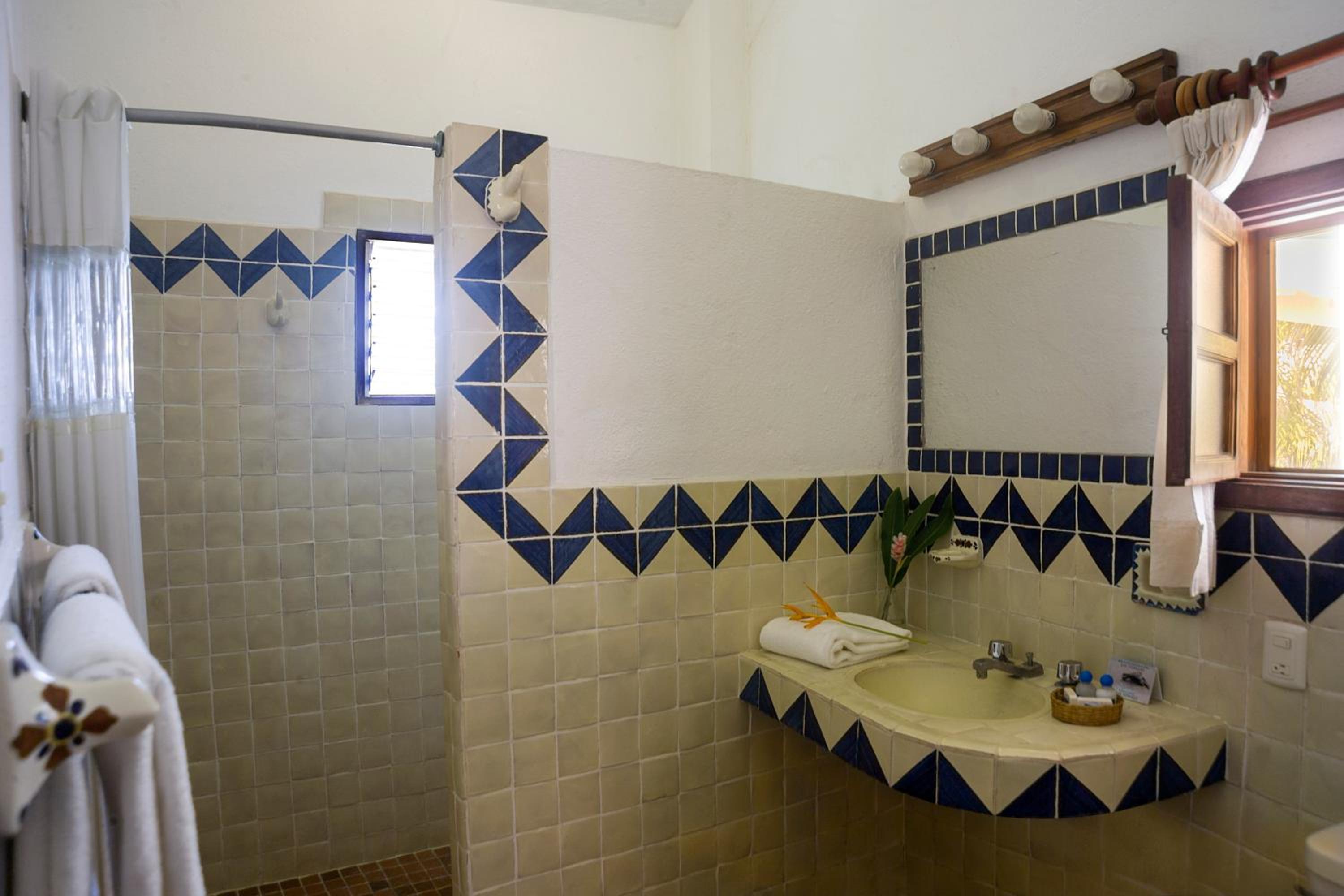 Standard King Room - Photo 3