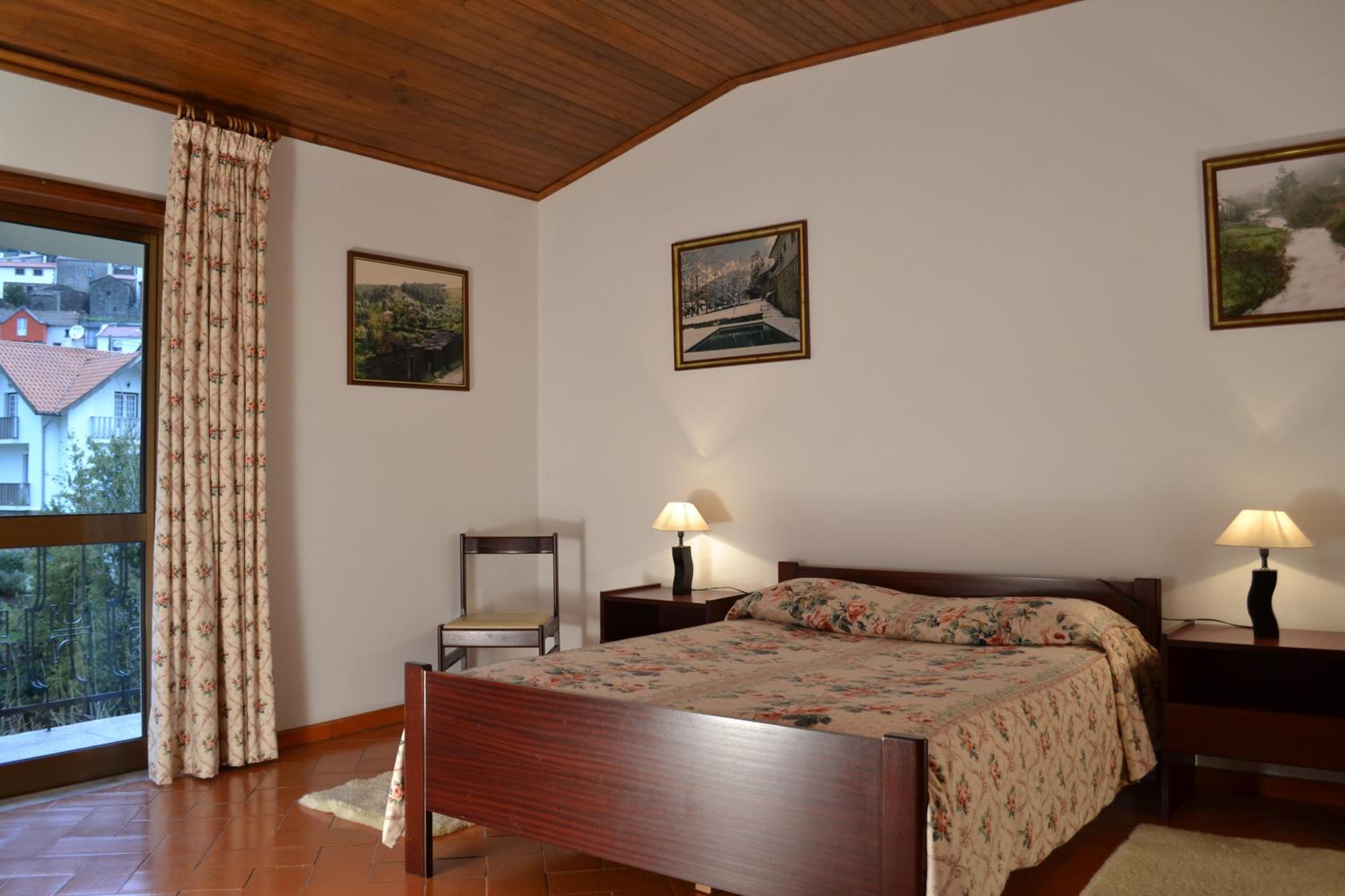 Double or Twin Room - Photo 12