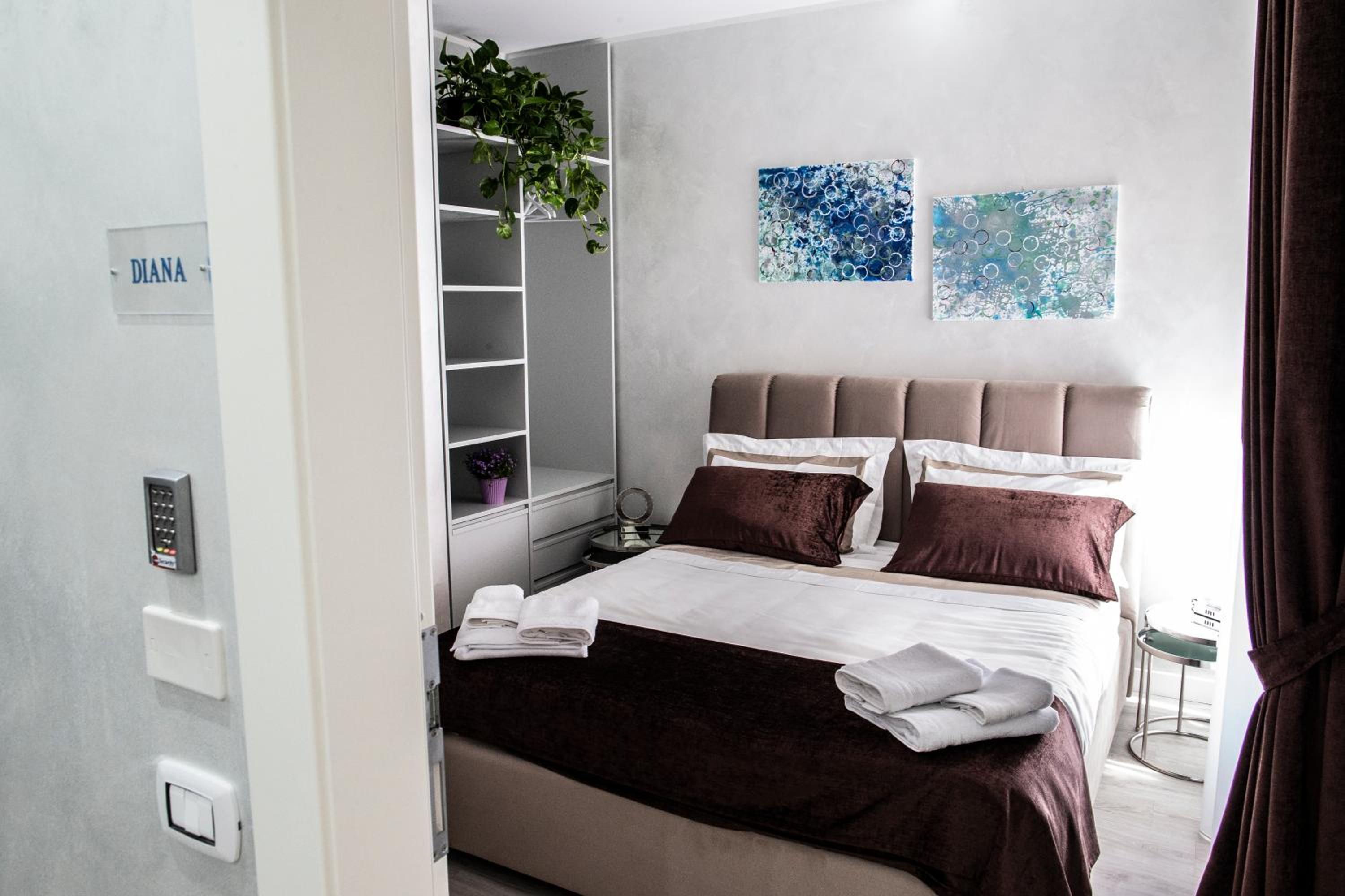 Deluxe King Room photo 3
