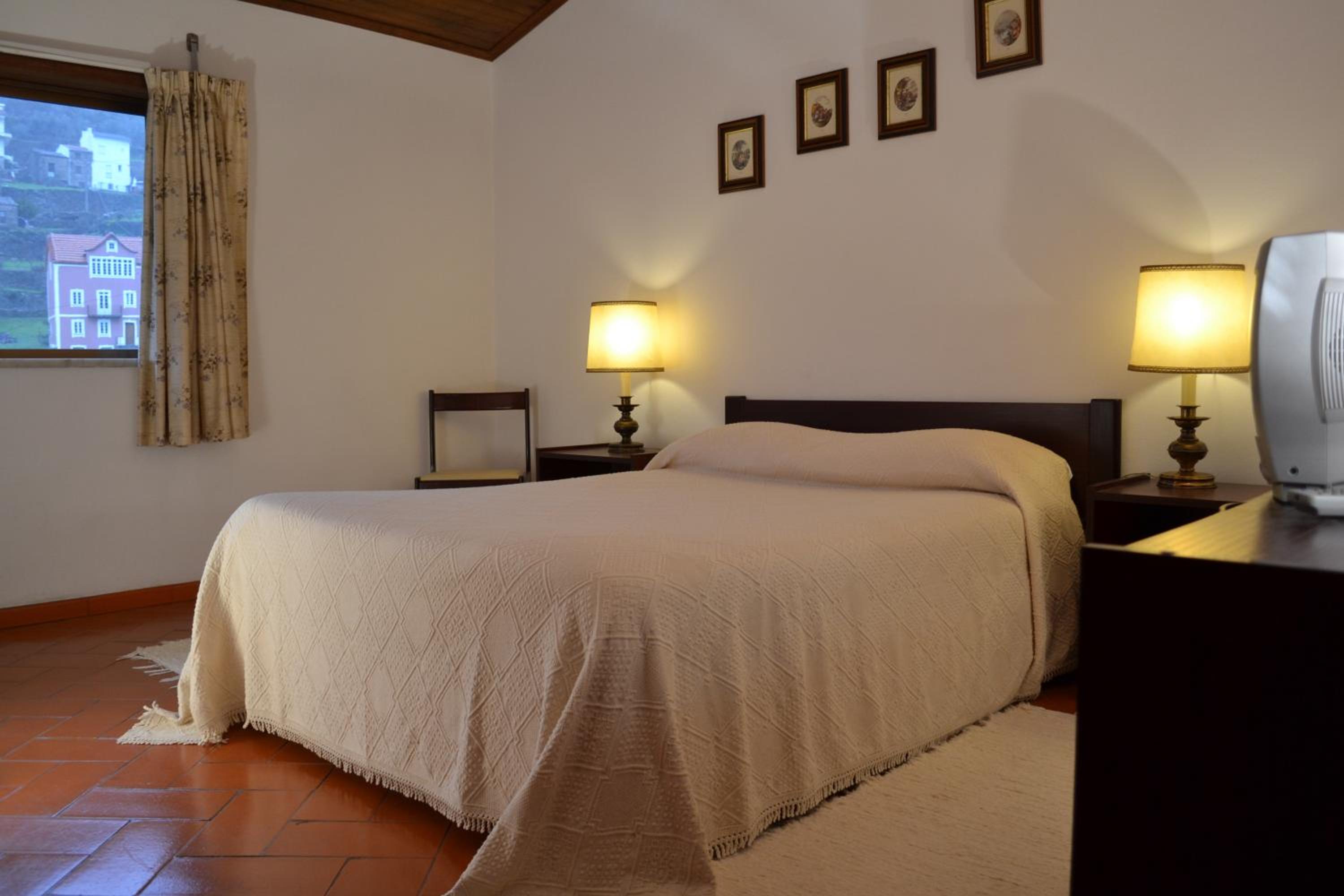 Double or Twin Room - Photo 15