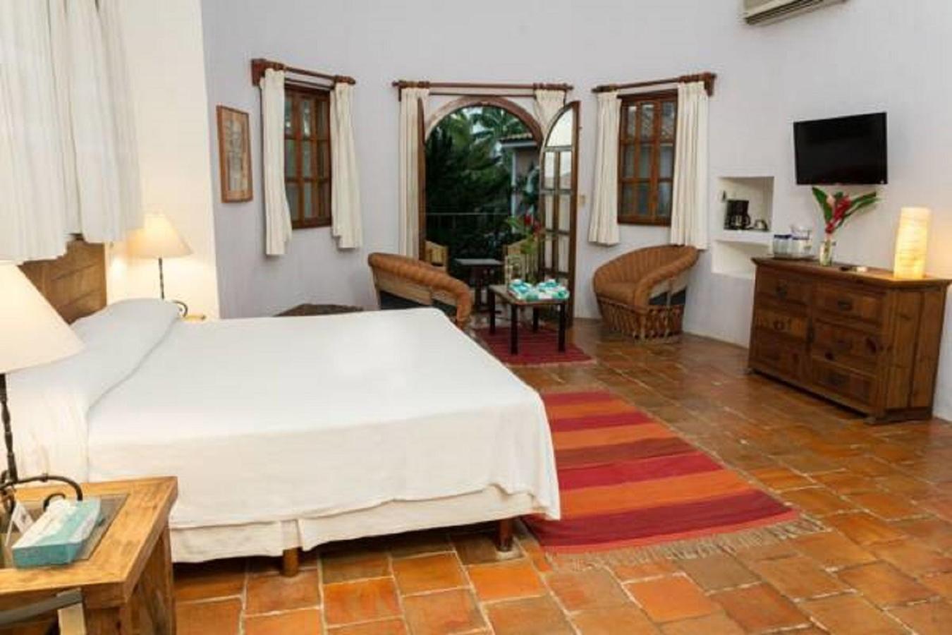 Junior King Suite - Photo 2