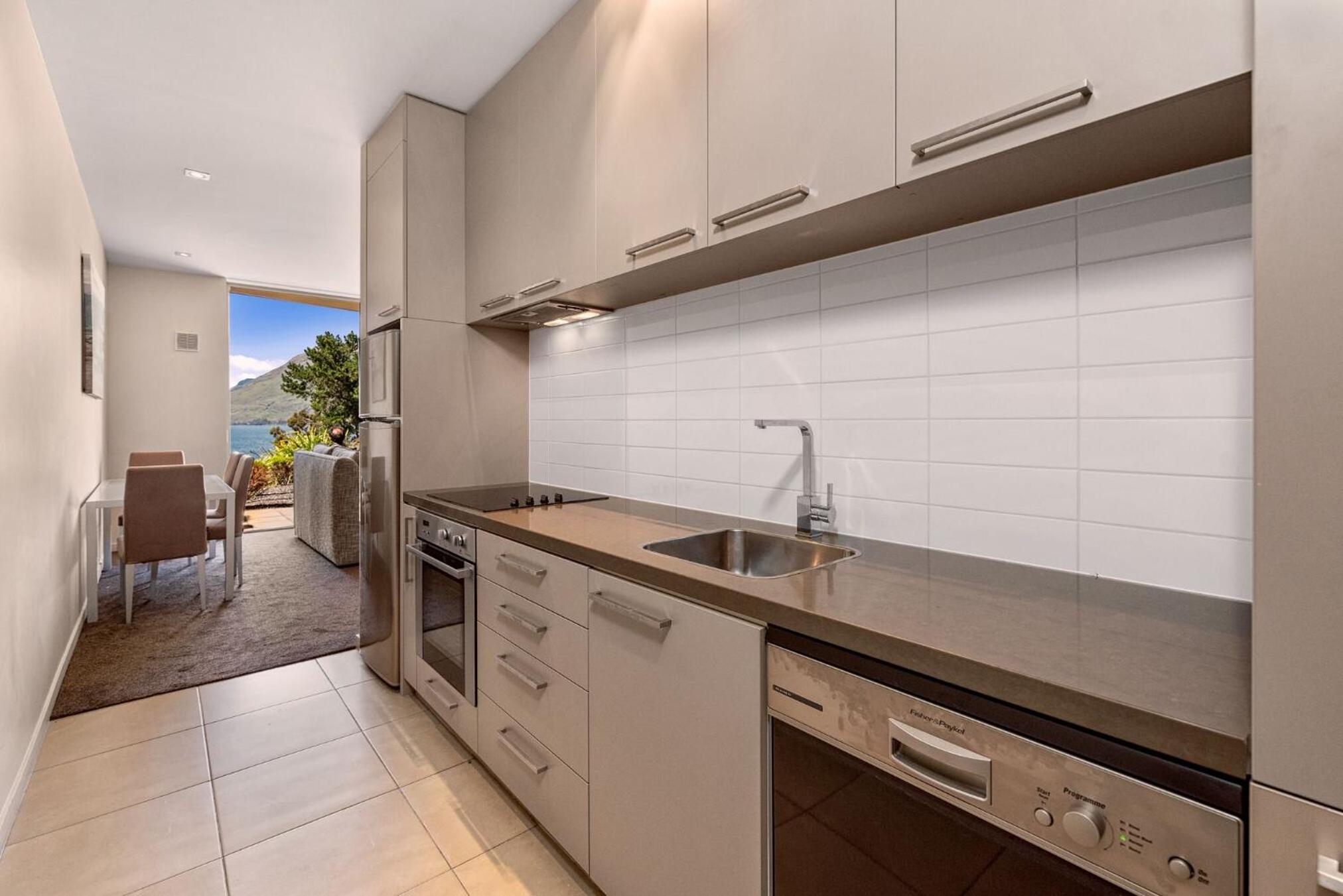 One Bedroom Apartment with Lake View - Photo 6