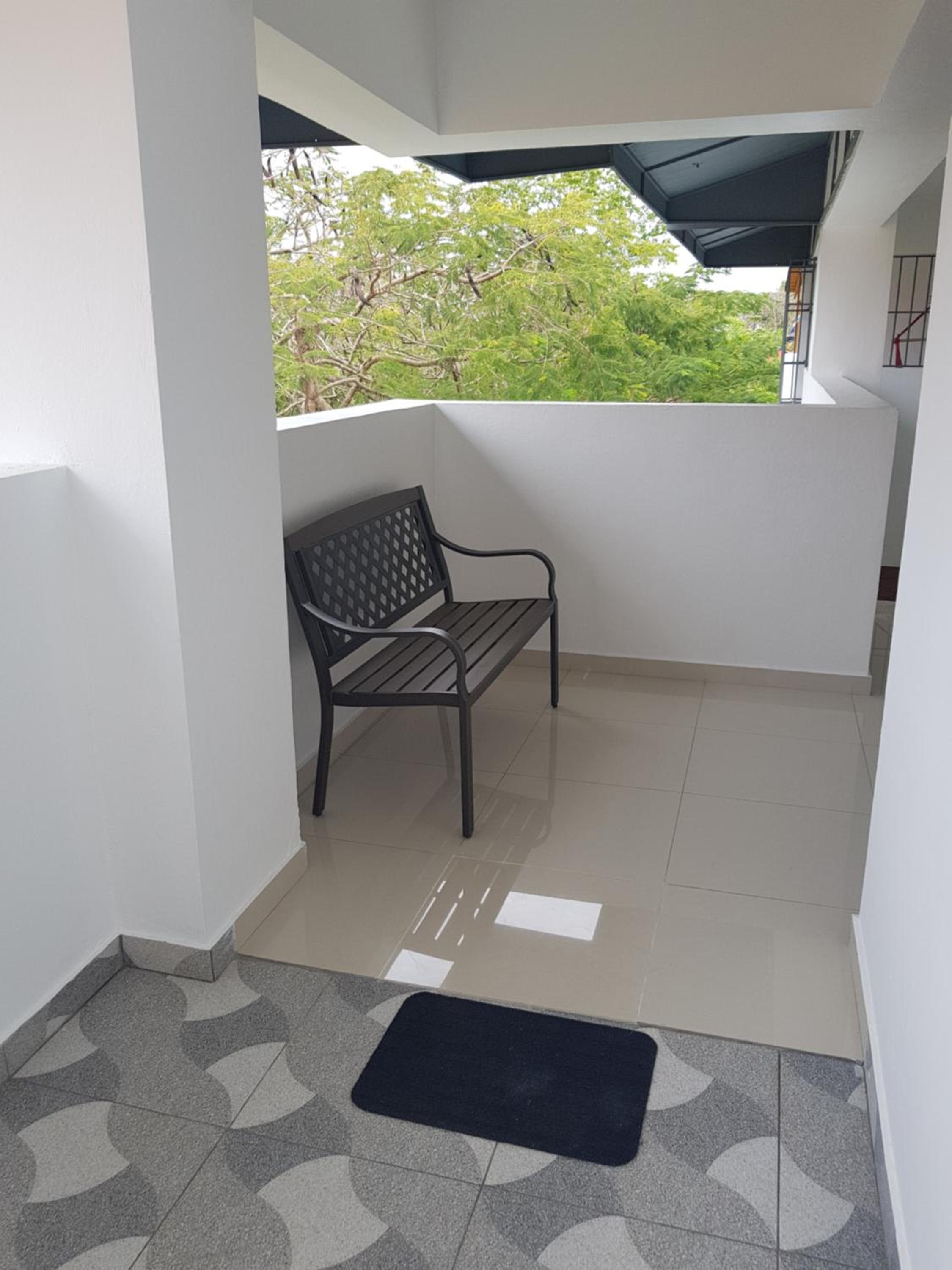One-Bedroom Apartment and Sofa Bed photo 2