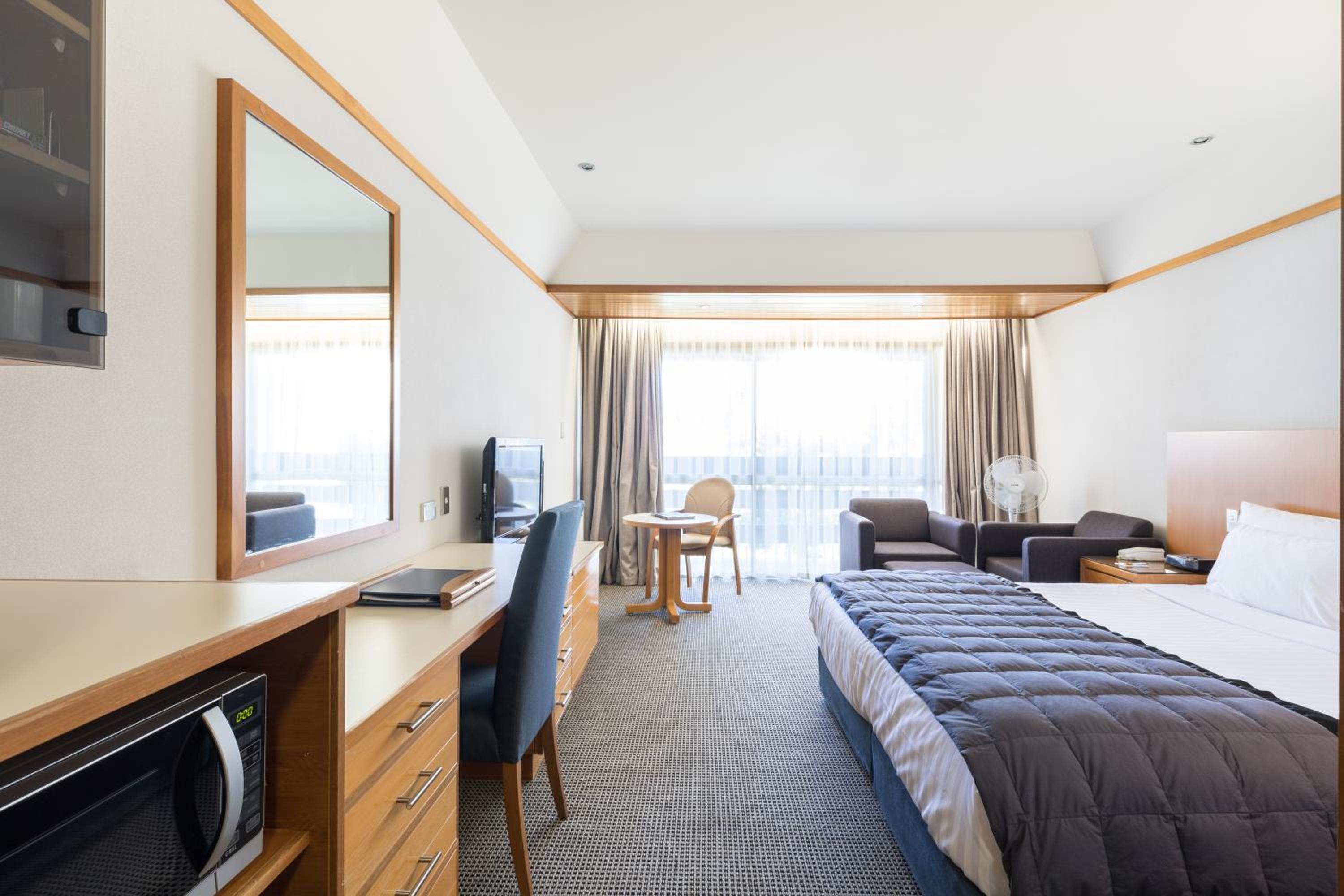 Premium King Room with Garden View - Photo 2