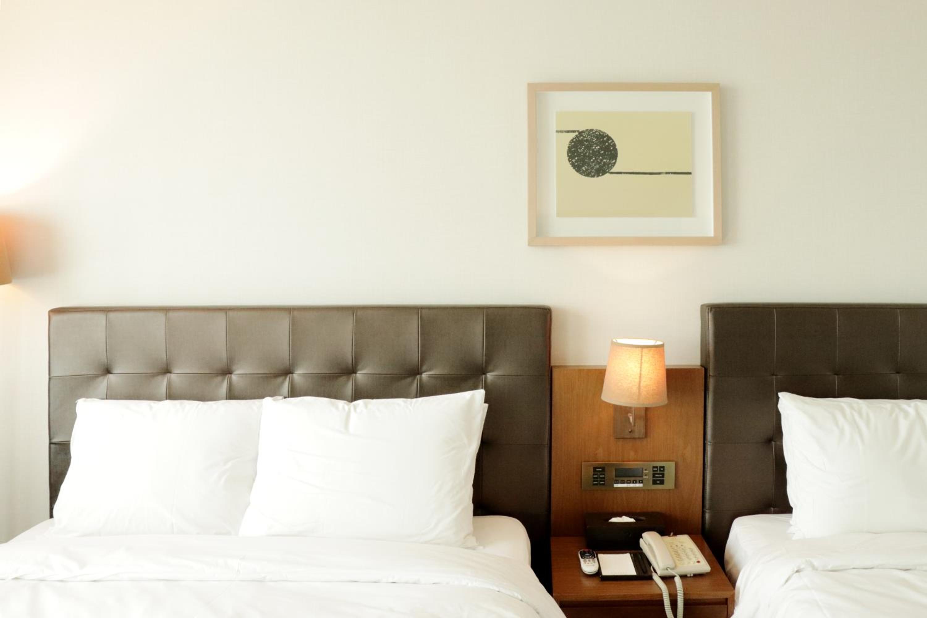 [Grabel Food Festa] Deluxe Twin Room With City View + Jeju Local Dinner Course For 2