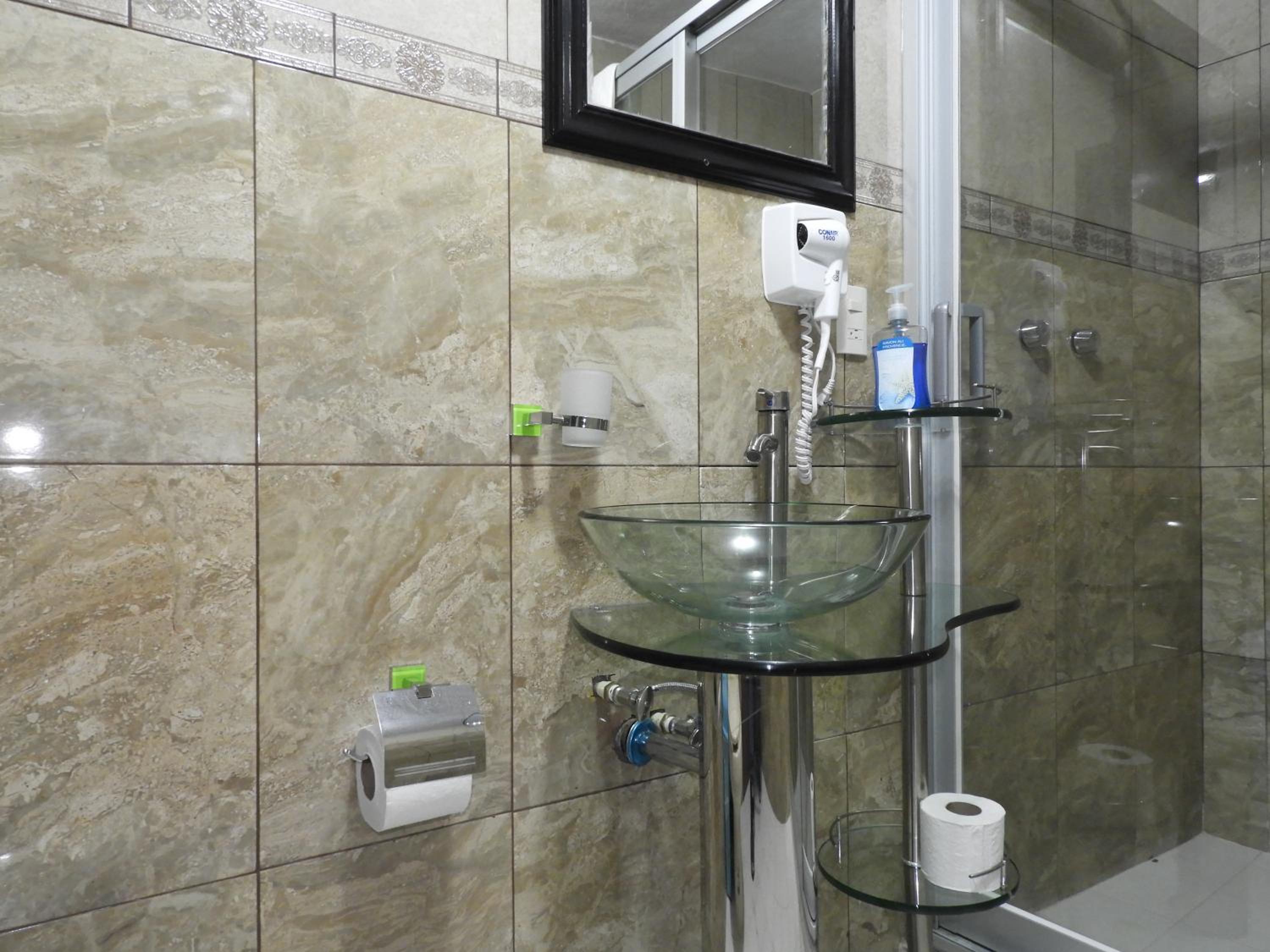 Deluxe Suite - Photo 22