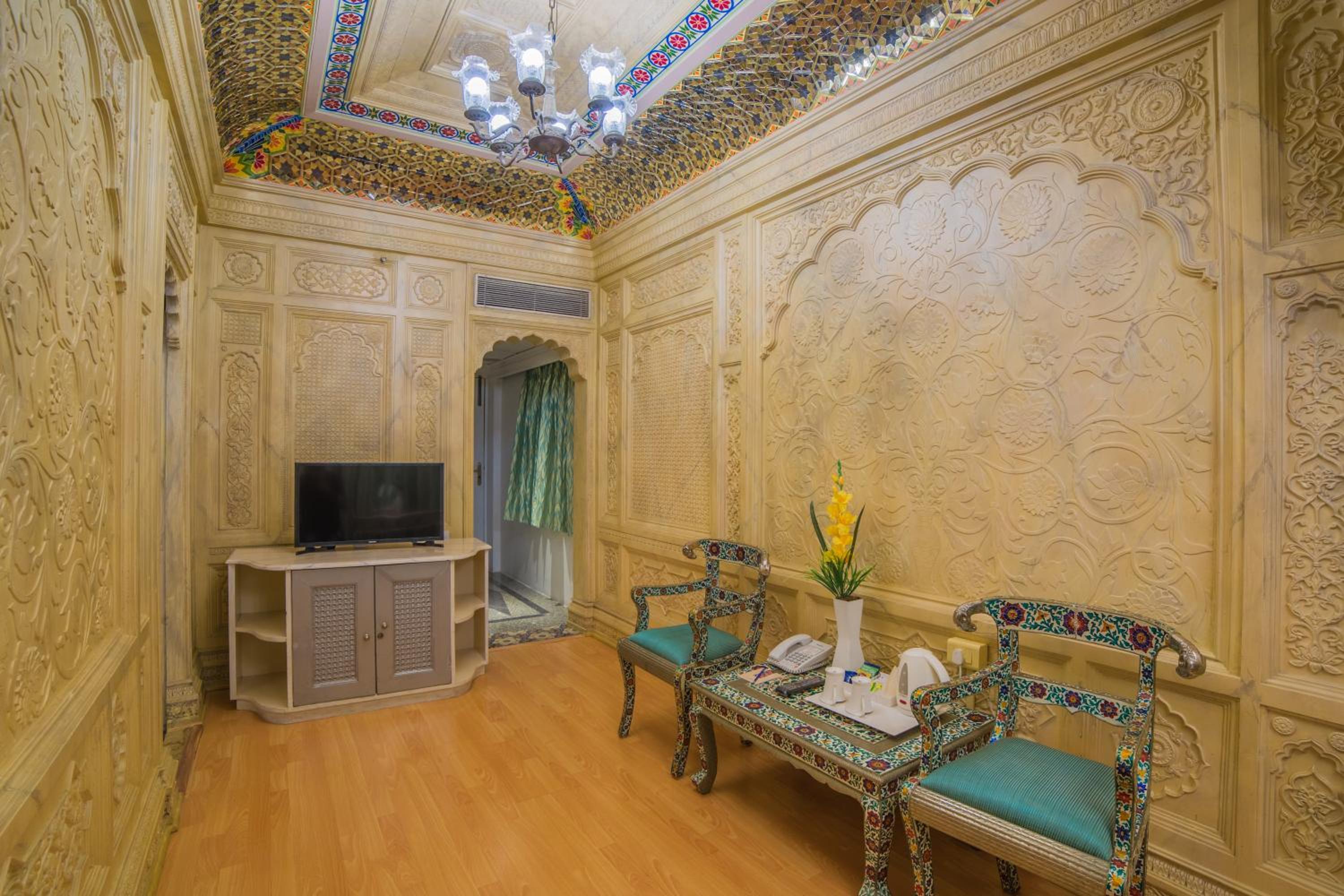 Theme Suite  - Photo 9