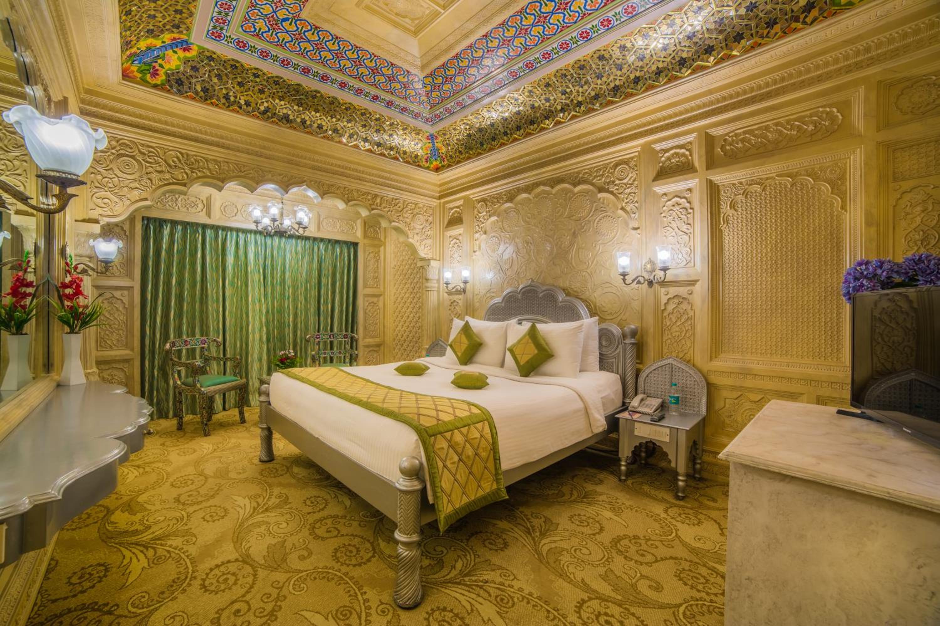 Theme Suite  - Photo 61
