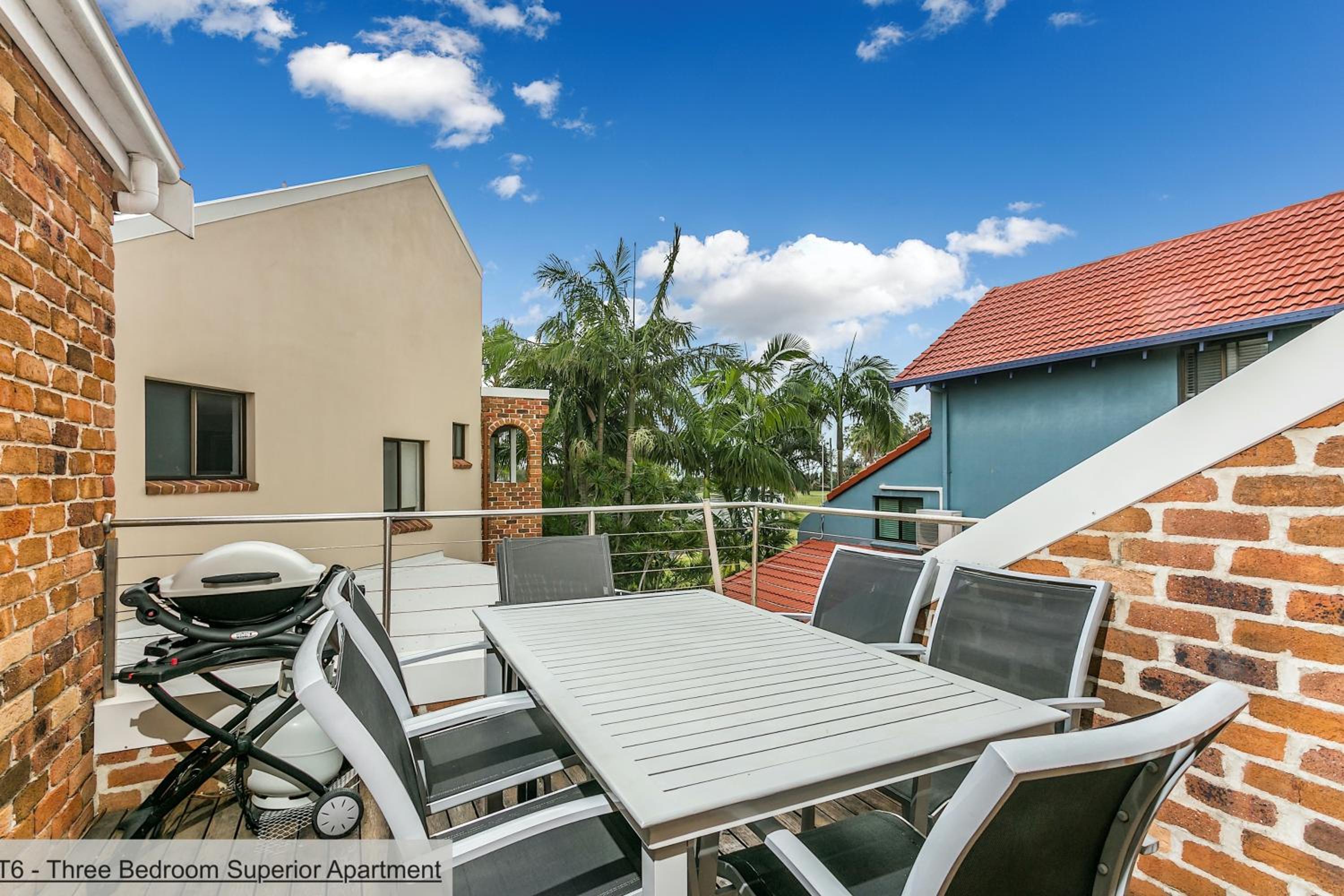 Terrace 6 - Three Bedroom Superior photo 3