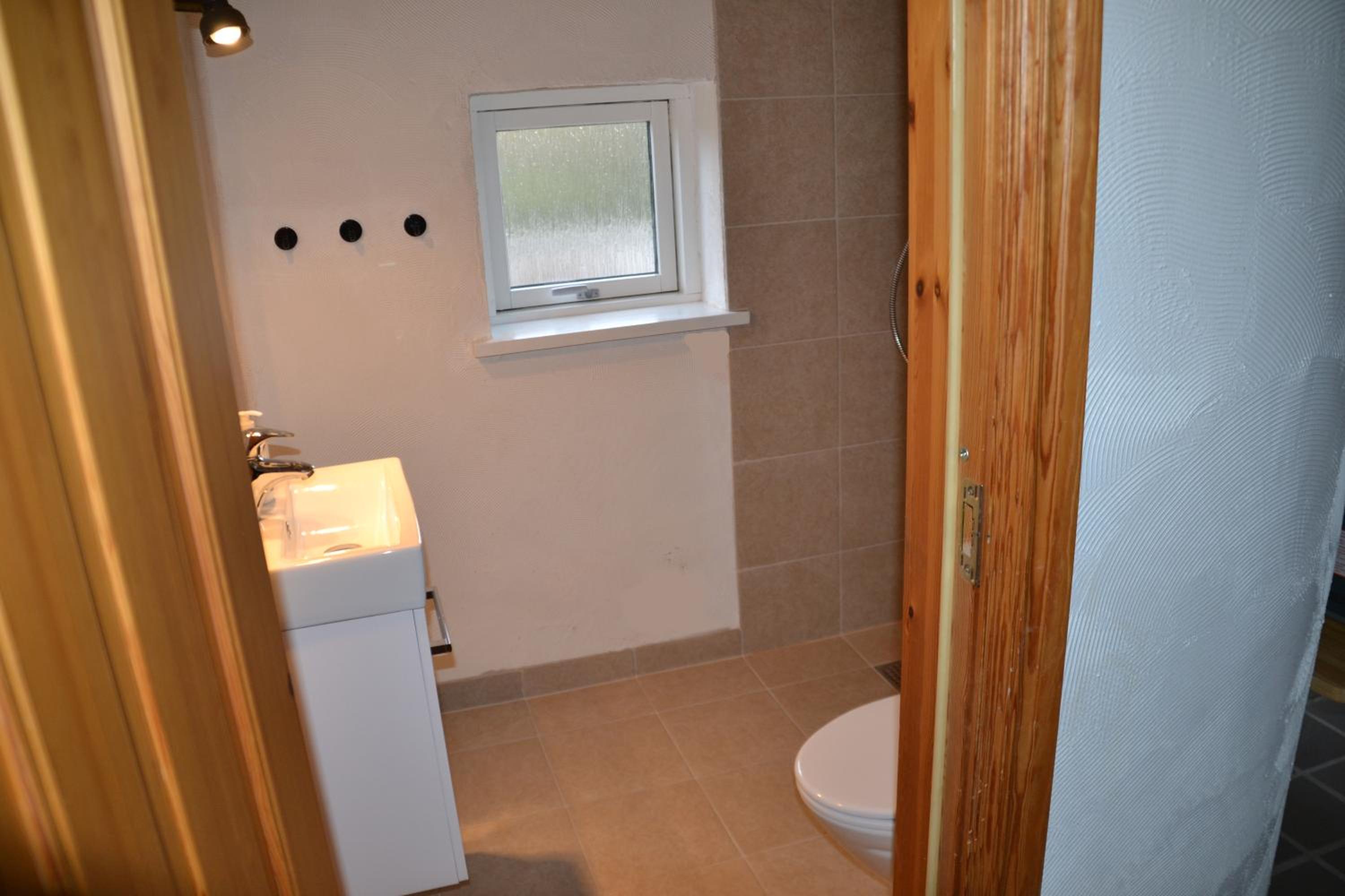 Twin Room - Photo 7