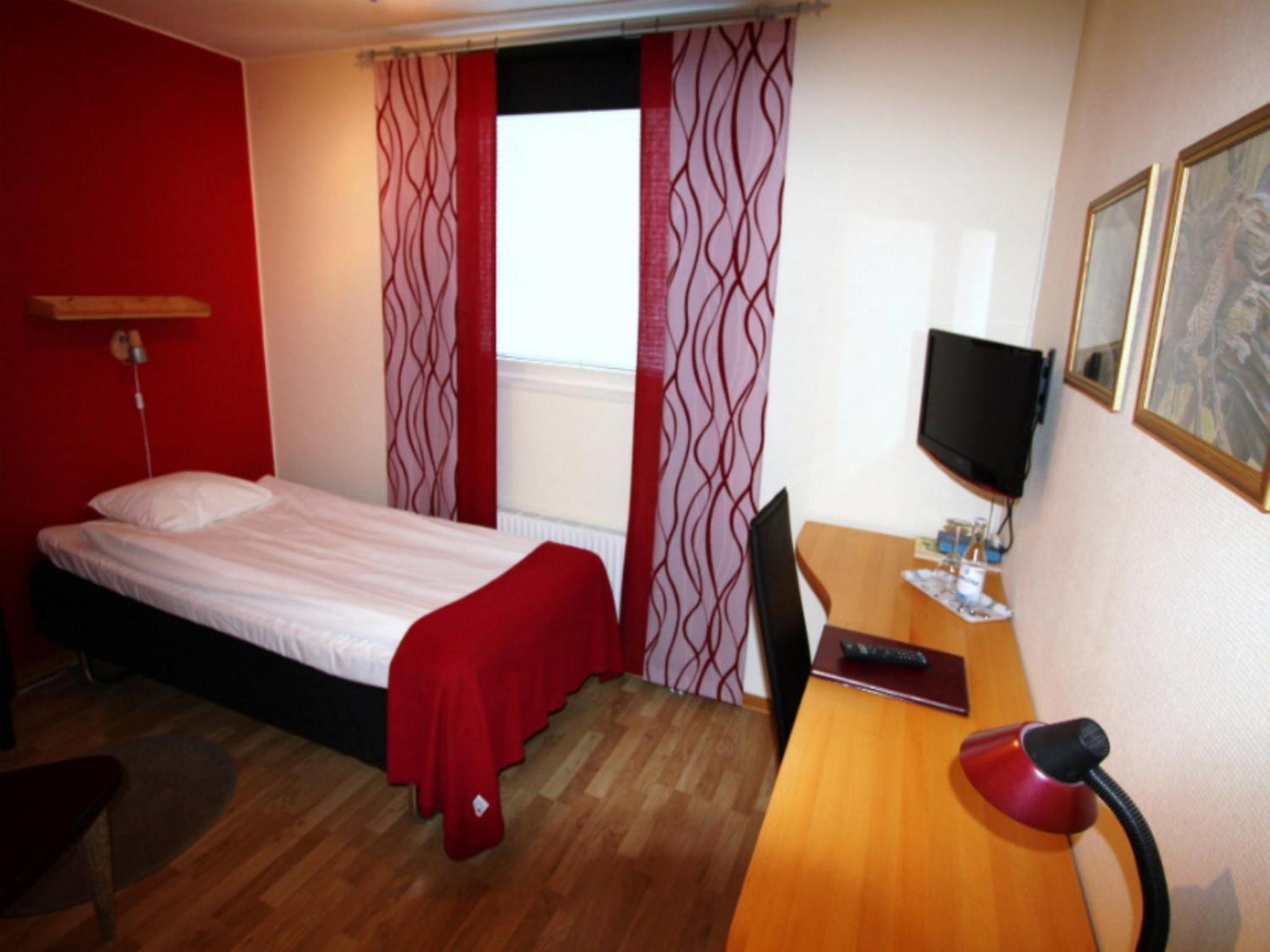 Single Room with Private Bathroom photo 1