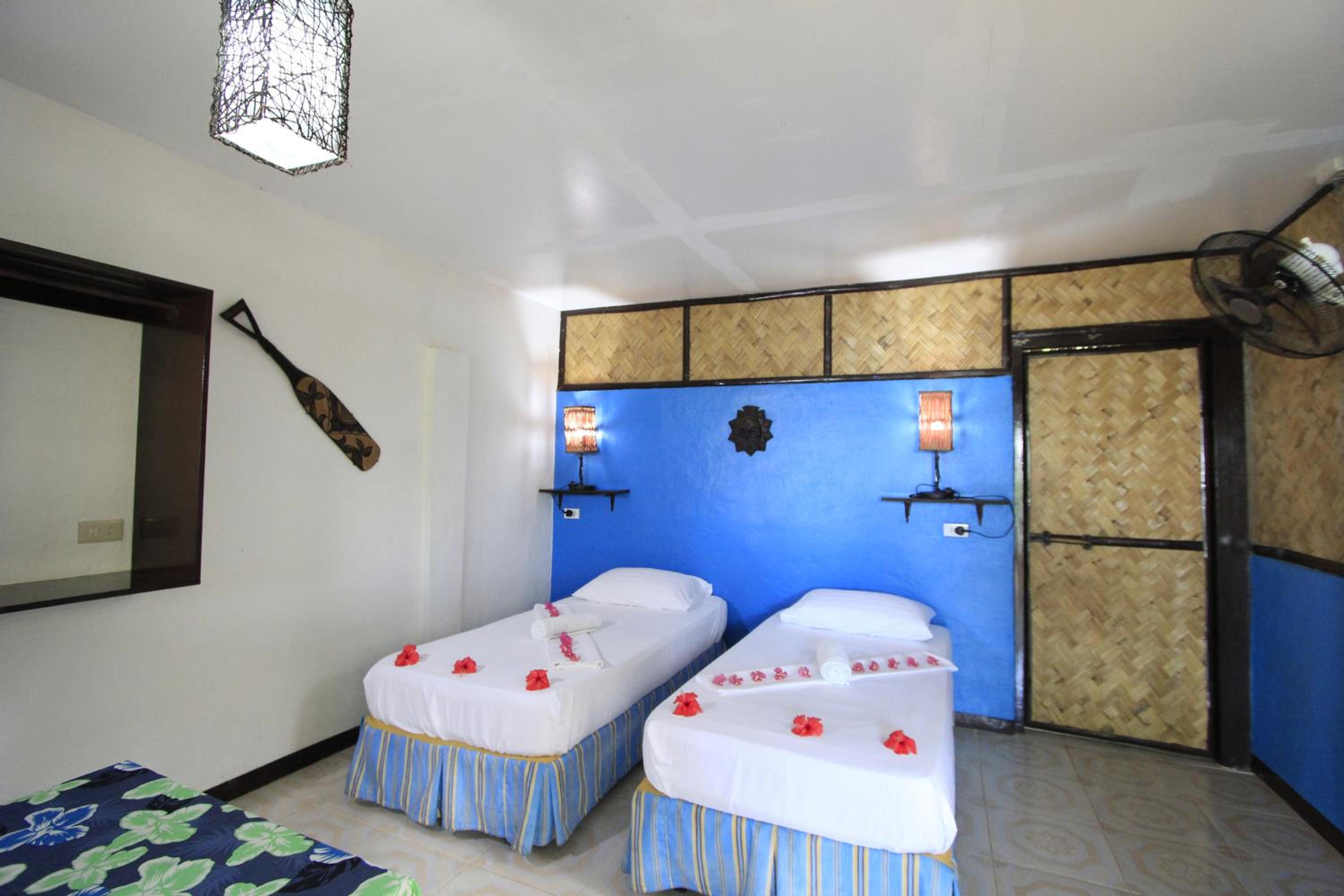 Native Island Cottage - Fan Room with Free Round Trip Boat Transfers from Lualhati Park - Photo 29