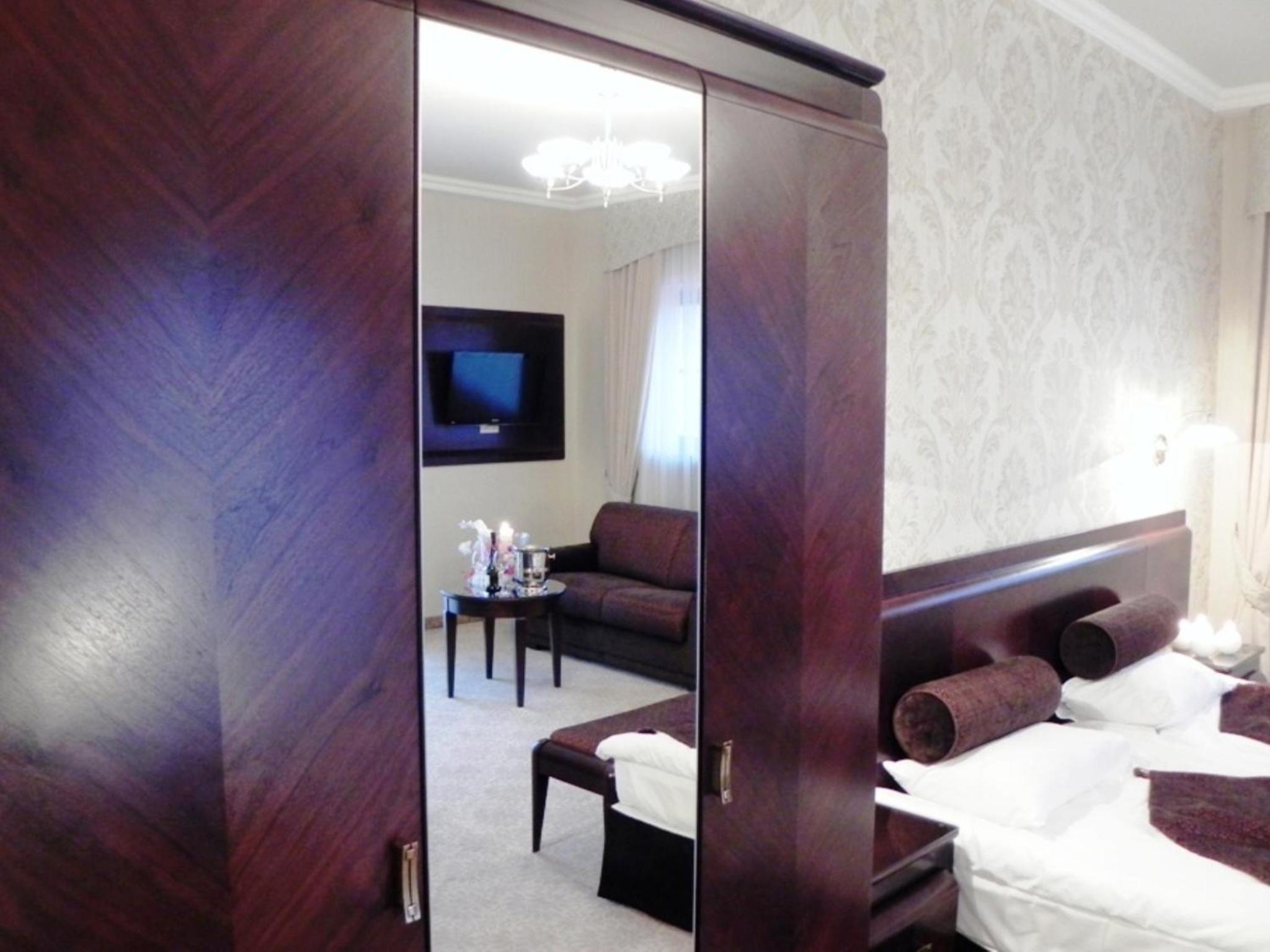 Mini Suite (2 Adults) - Photo 1