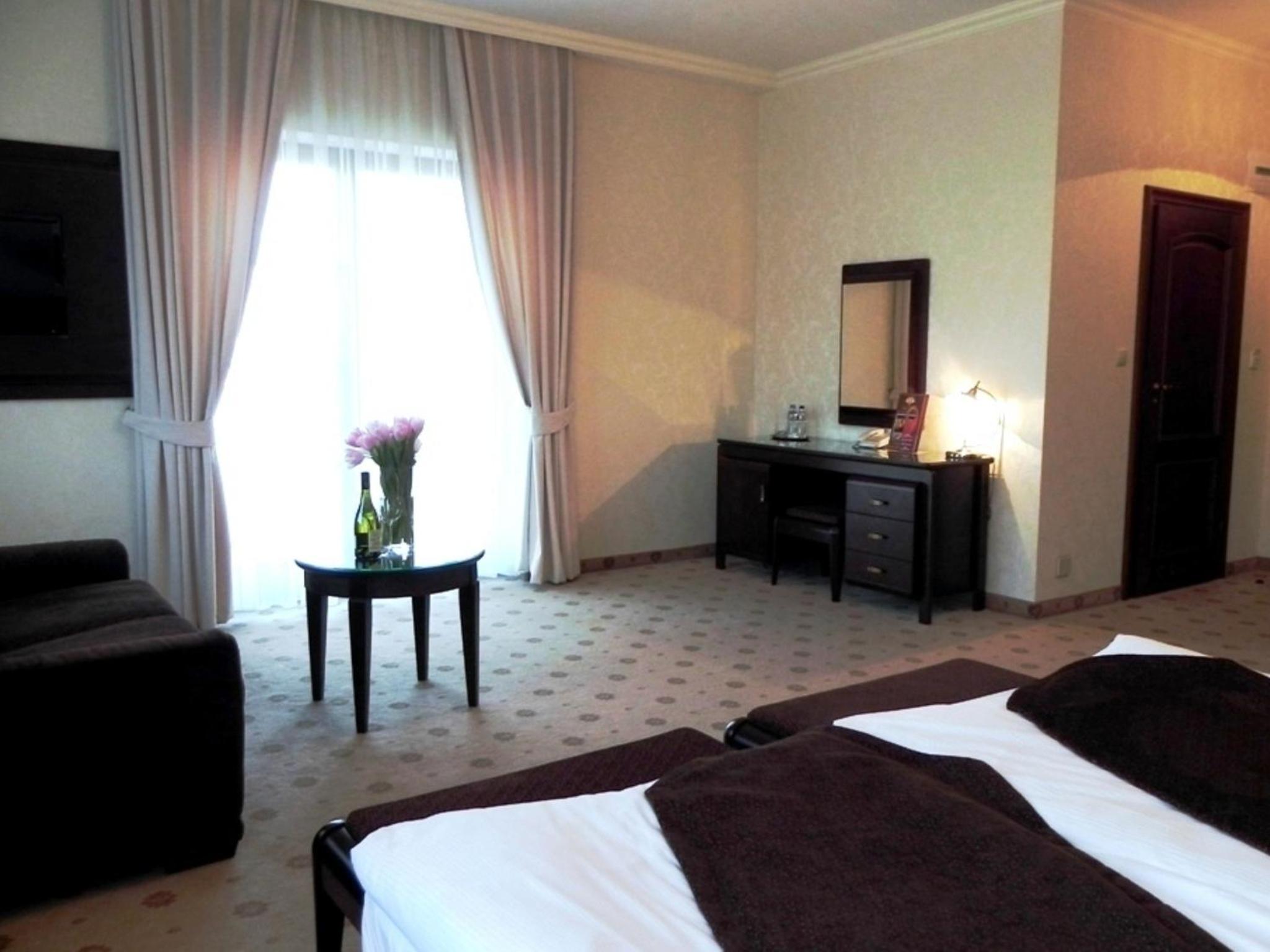 Standard Double or Twin Room - Photo 2