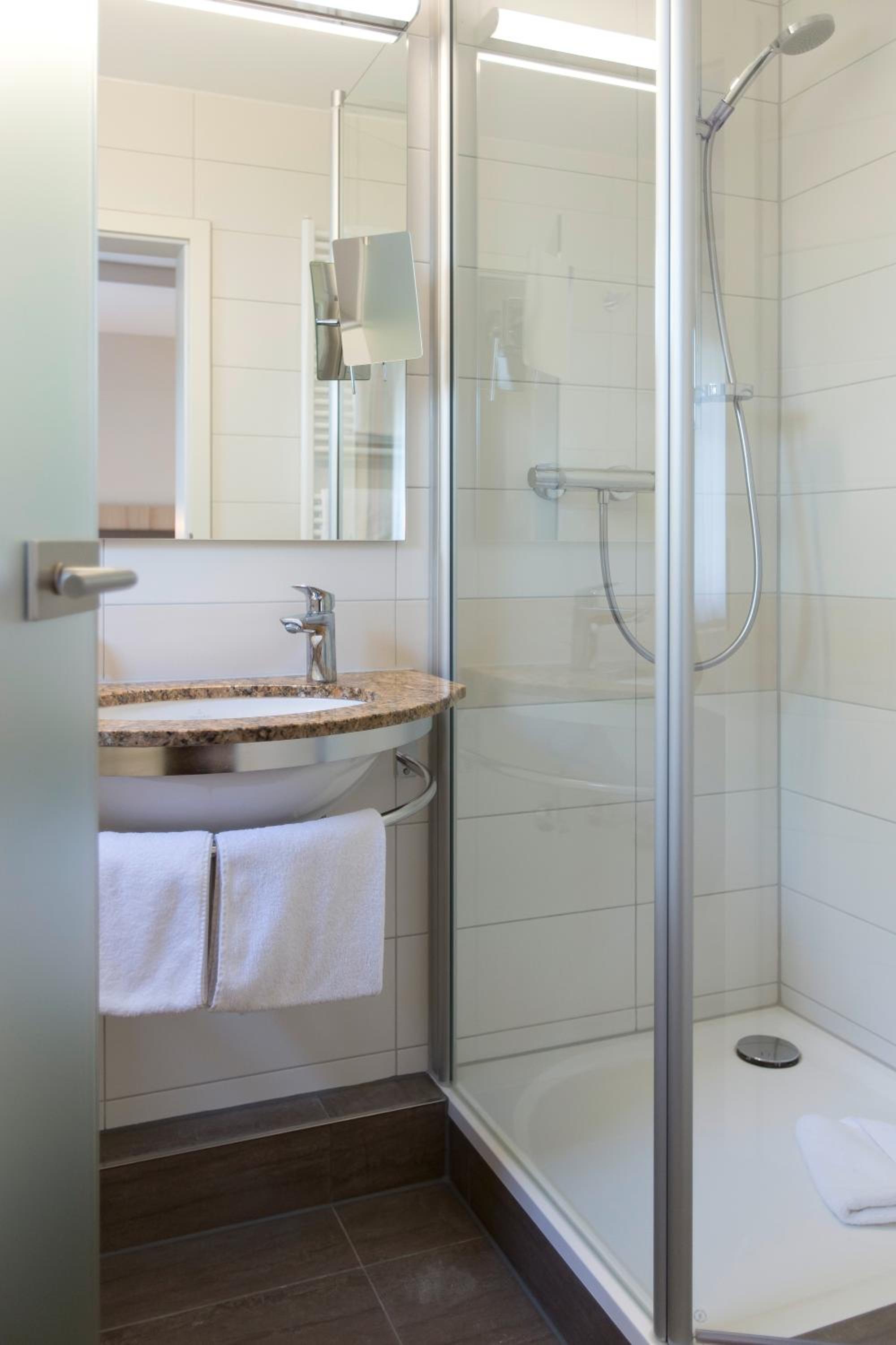 Business Double Room - Photo 3