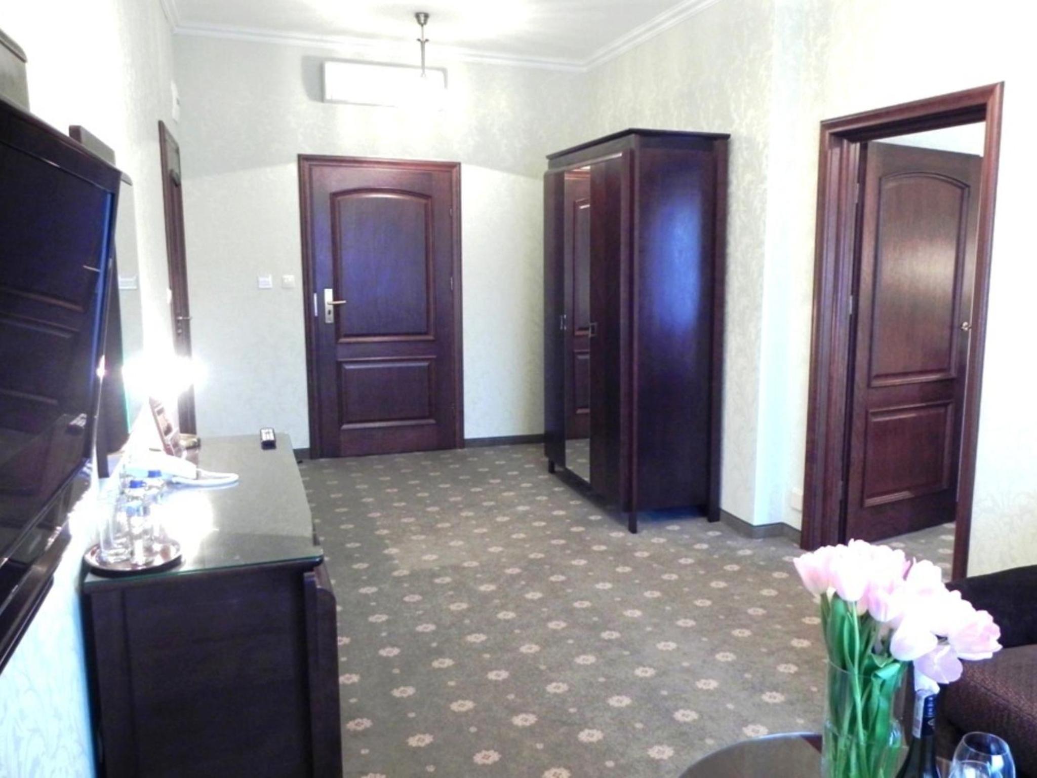 Studio (2 Adults) - Photo 1