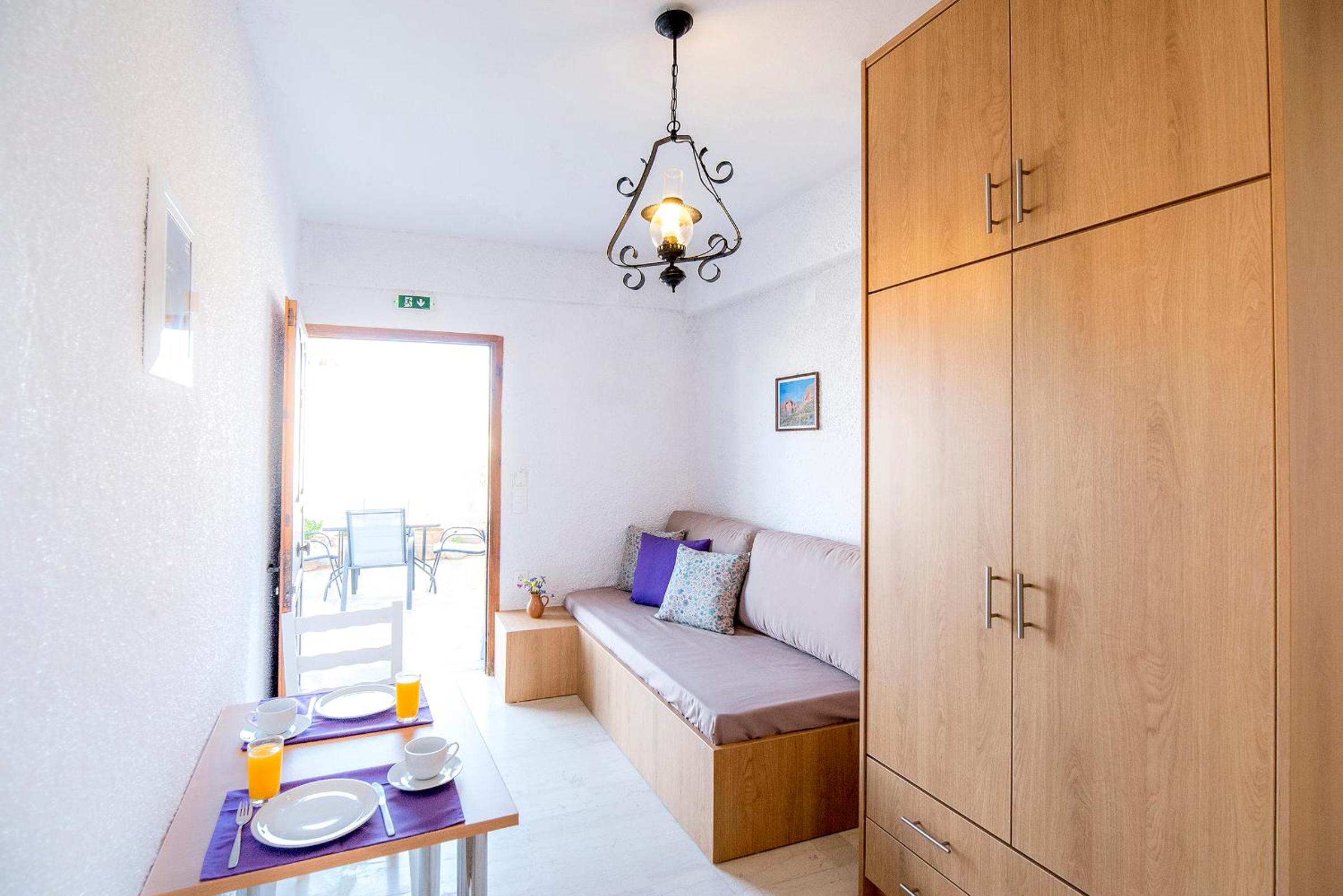 Apartment With Garden View