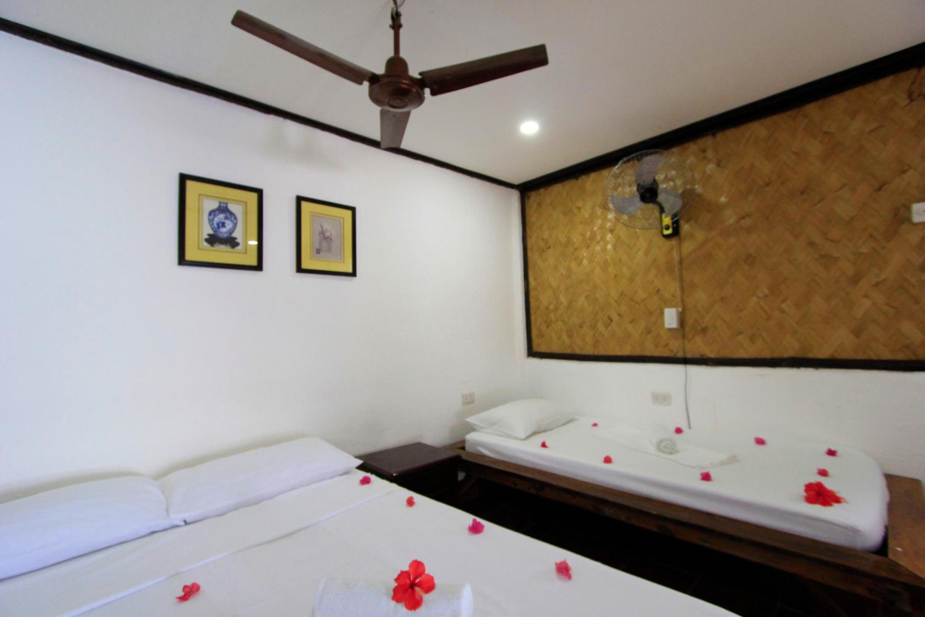 Native Island Family Cottage - Fan Room with Free Round Trip Boat Transfers from Lualhati Park - Photo 32