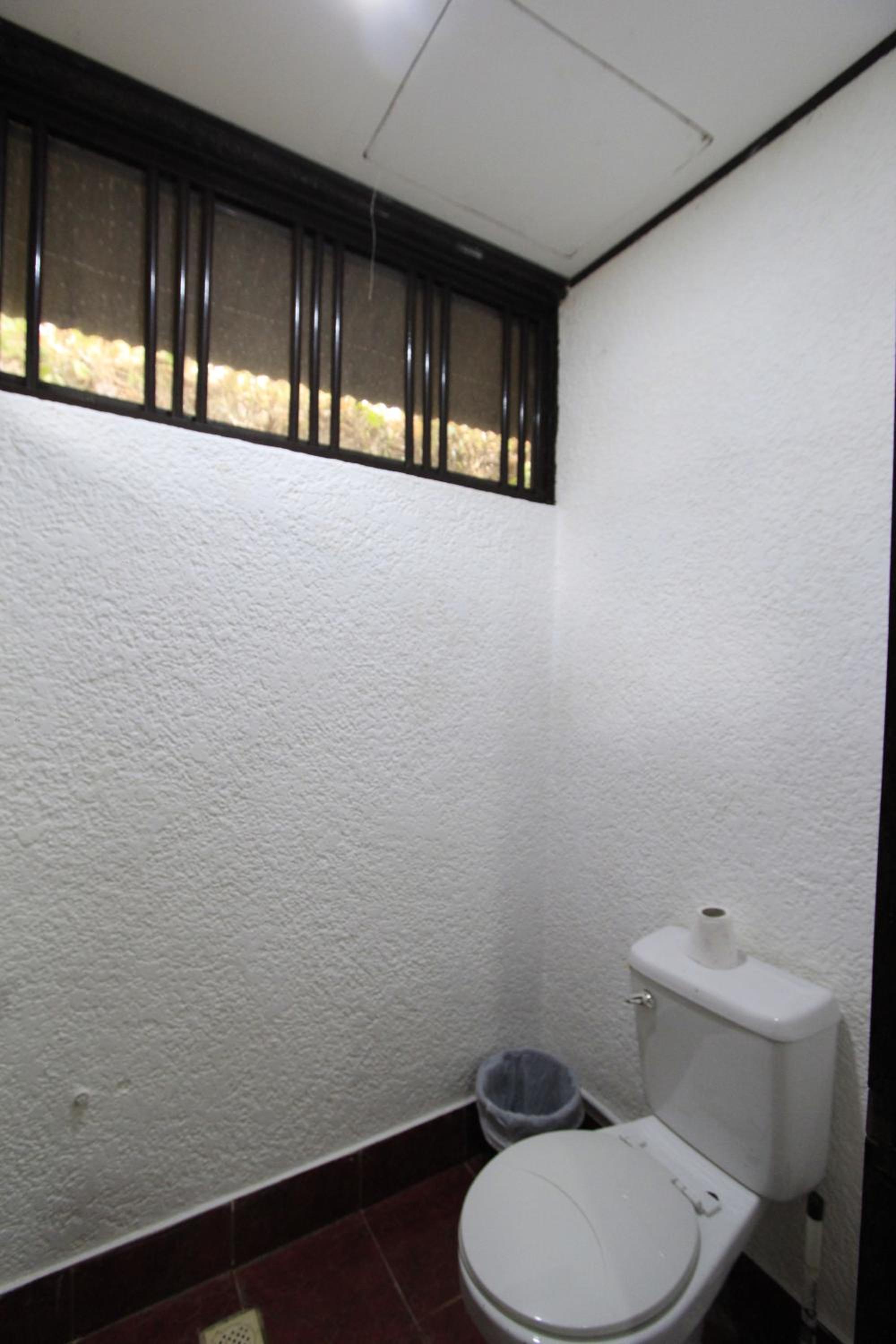 Native Island Family Cottage - Fan Room with Free Round Trip Boat Transfers from Lualhati Park - Photo 24