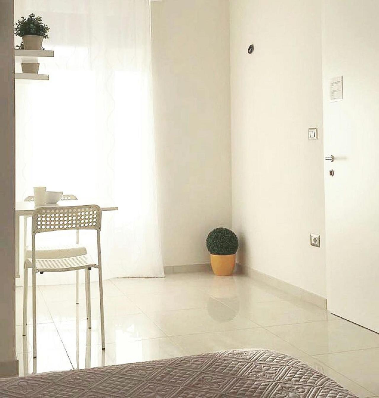 Deluxe Double Room - Photo 10
