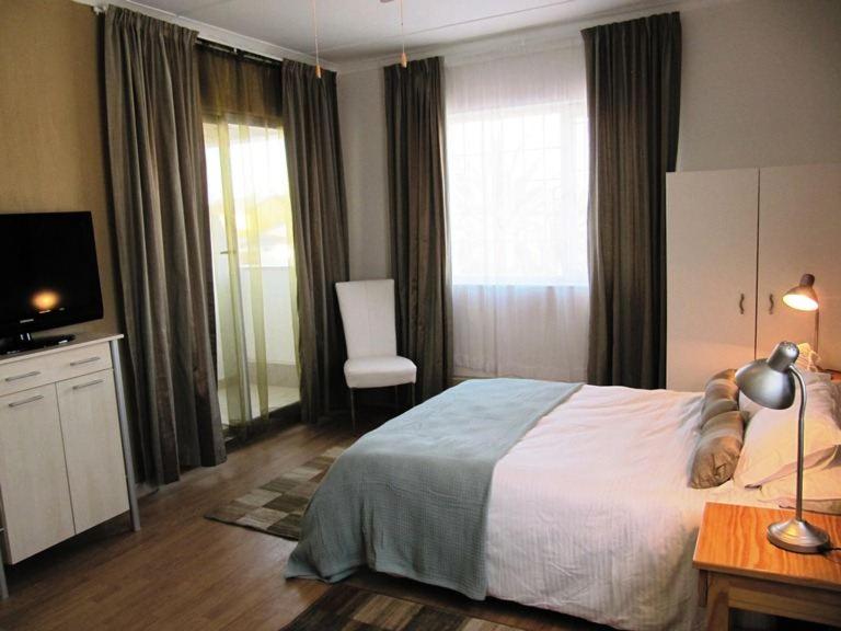 Single Room photo 2