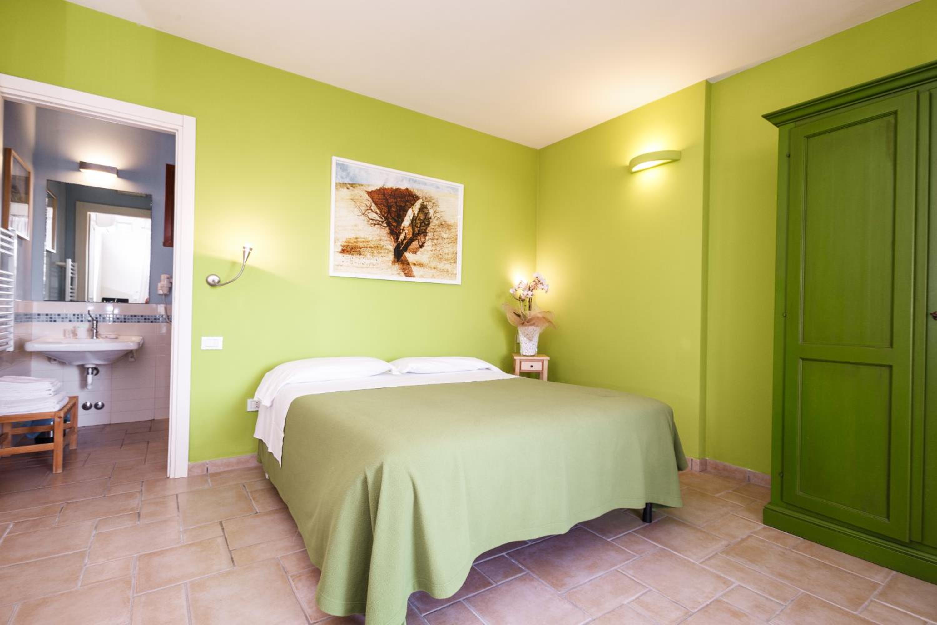 Economy Double Room photo 1