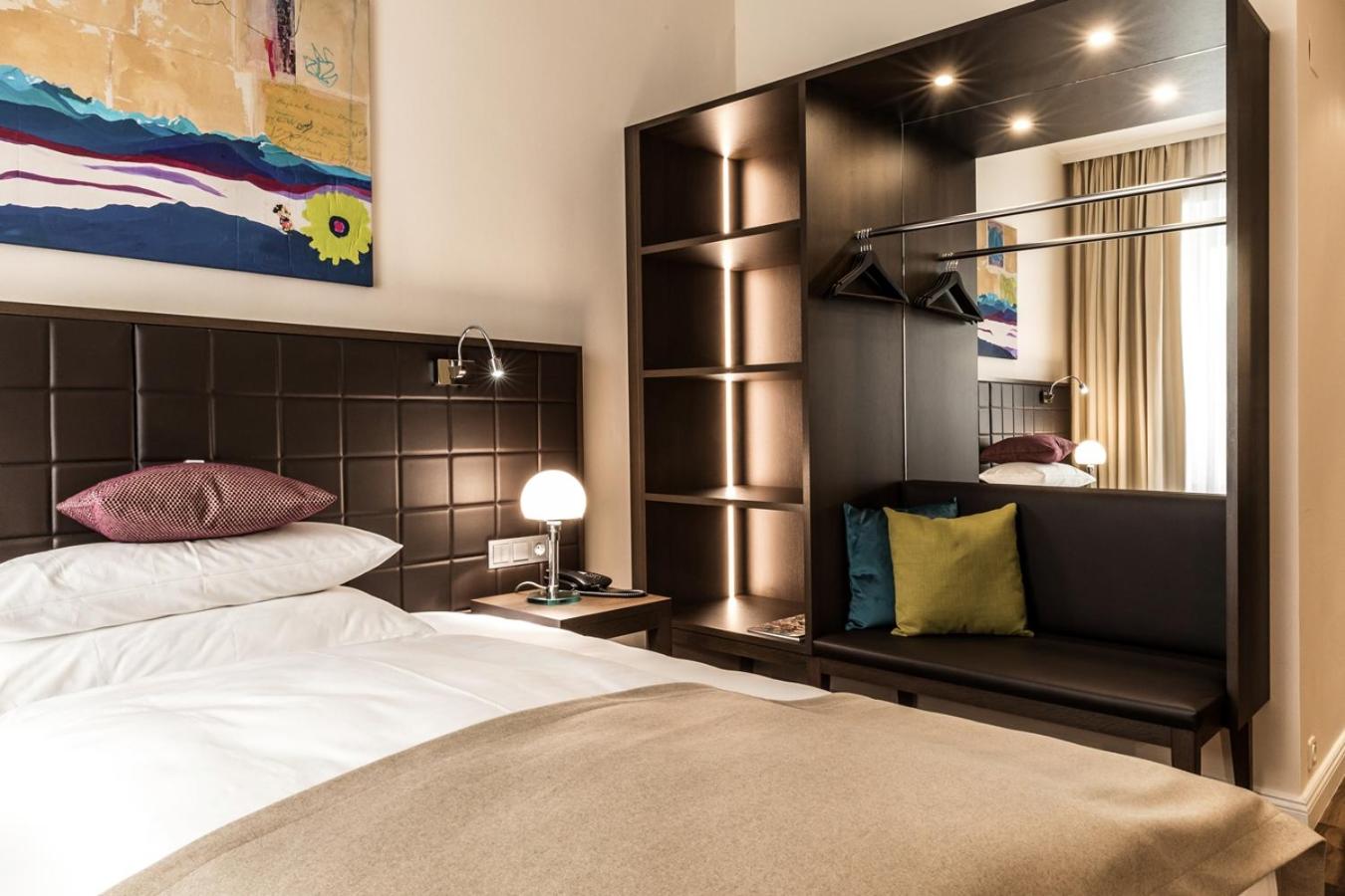 Queen Room - Photo 2