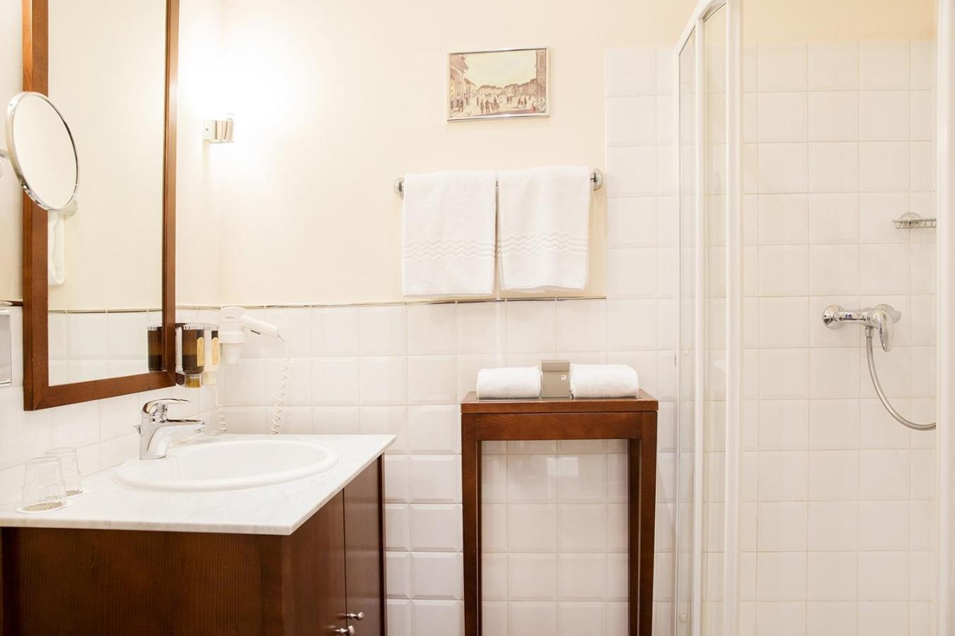 Superior Double Room - Photo 12
