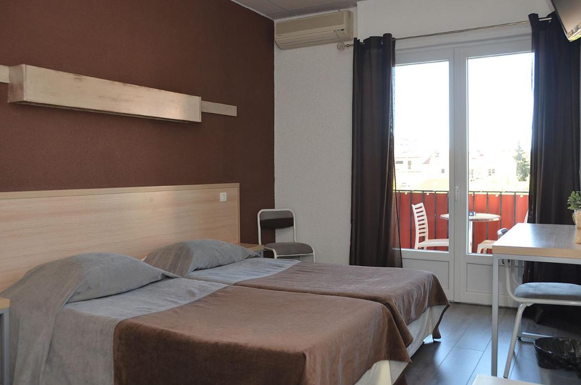 Budget Double Room photo 3