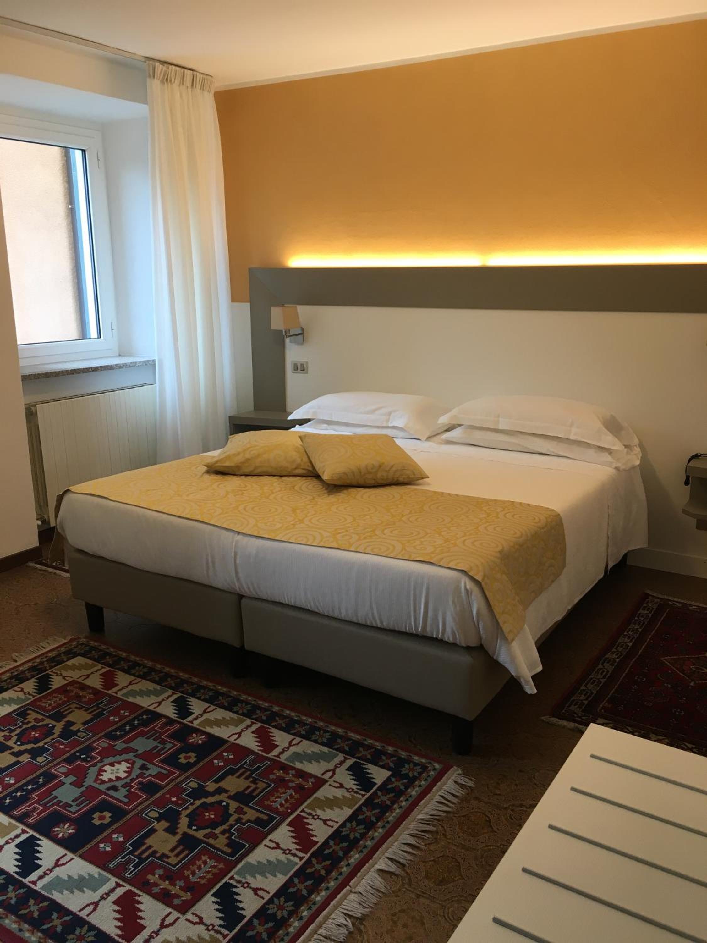 Double Room - Photo 5