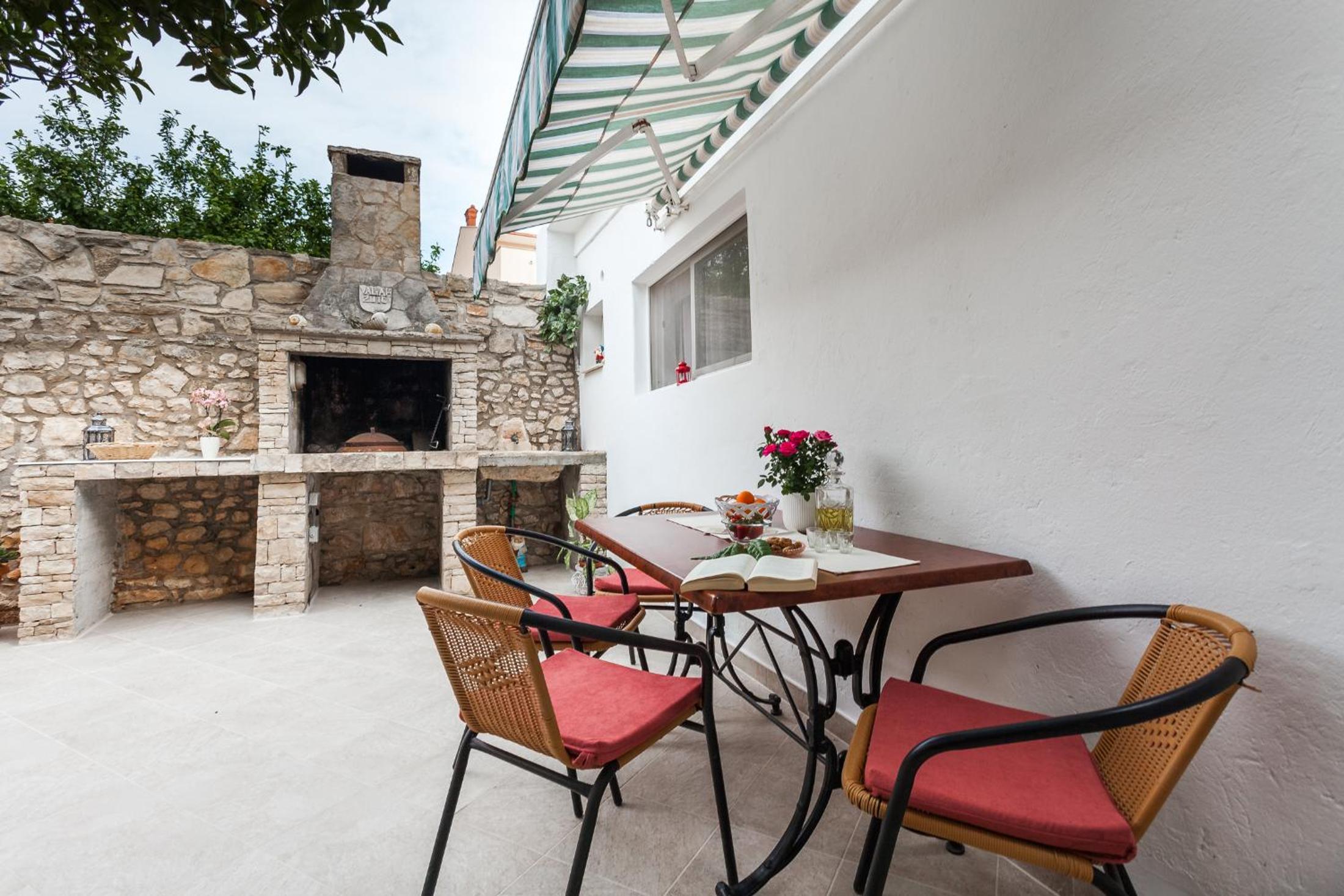 One-Bedroom Apartment with Garden View photo 3