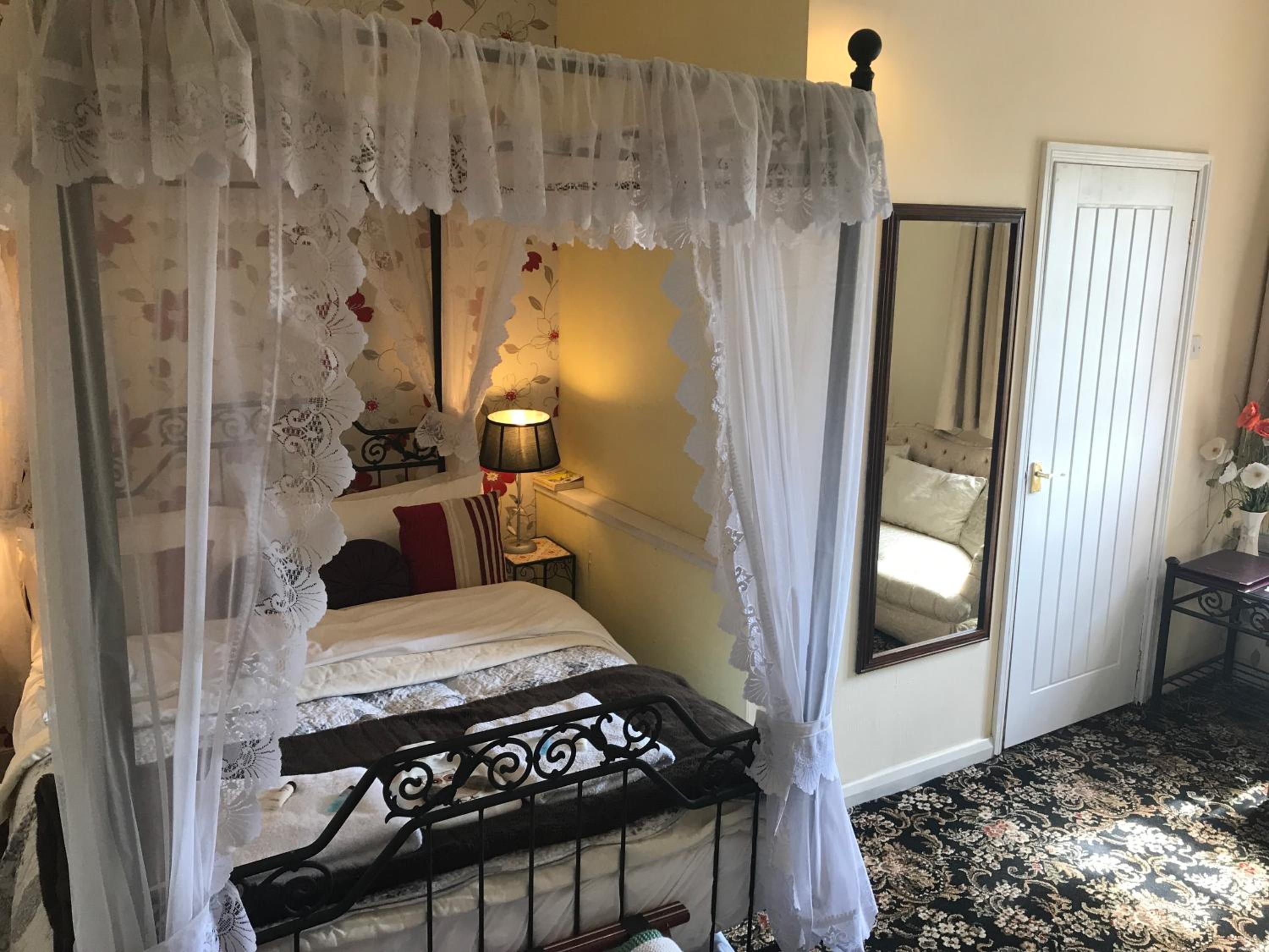 Double Room with Four Poster Bed photo 1