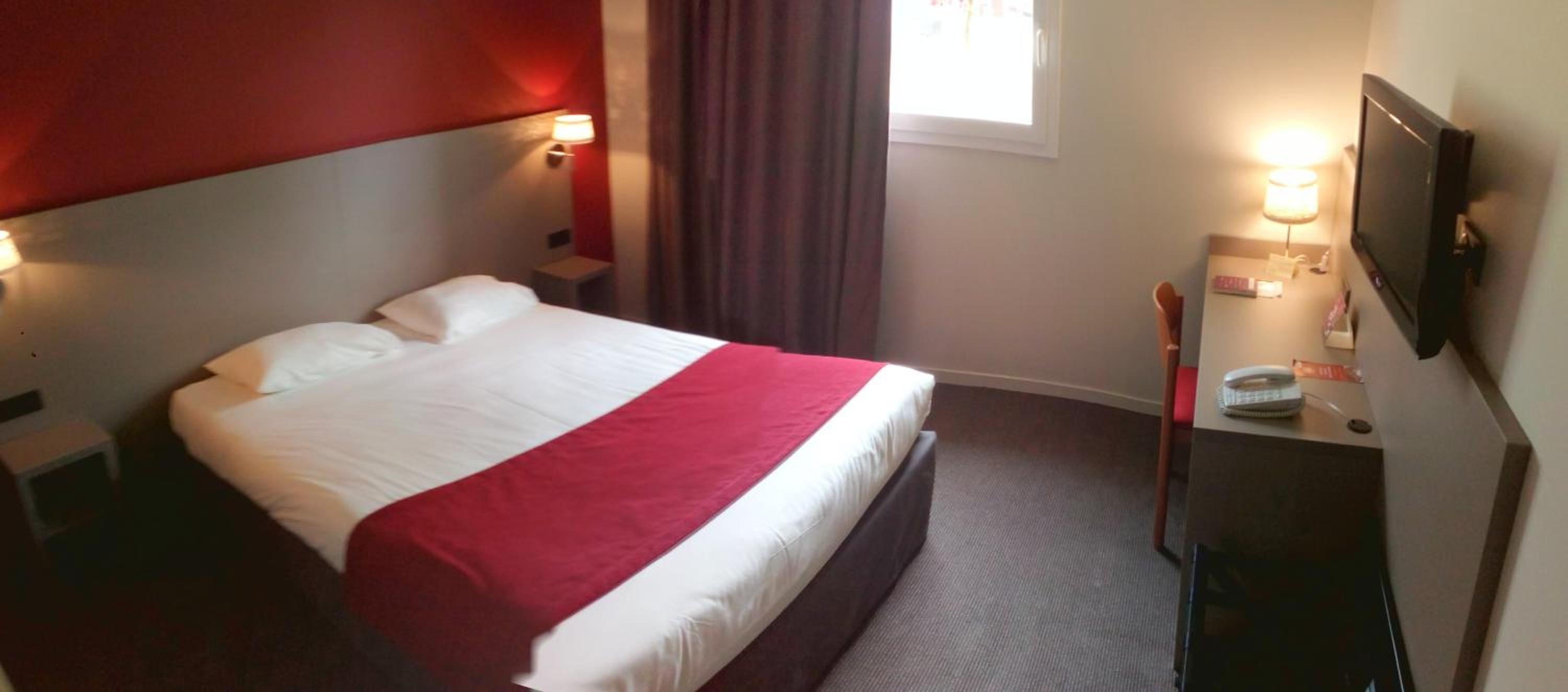 Twin Room - Photo 3