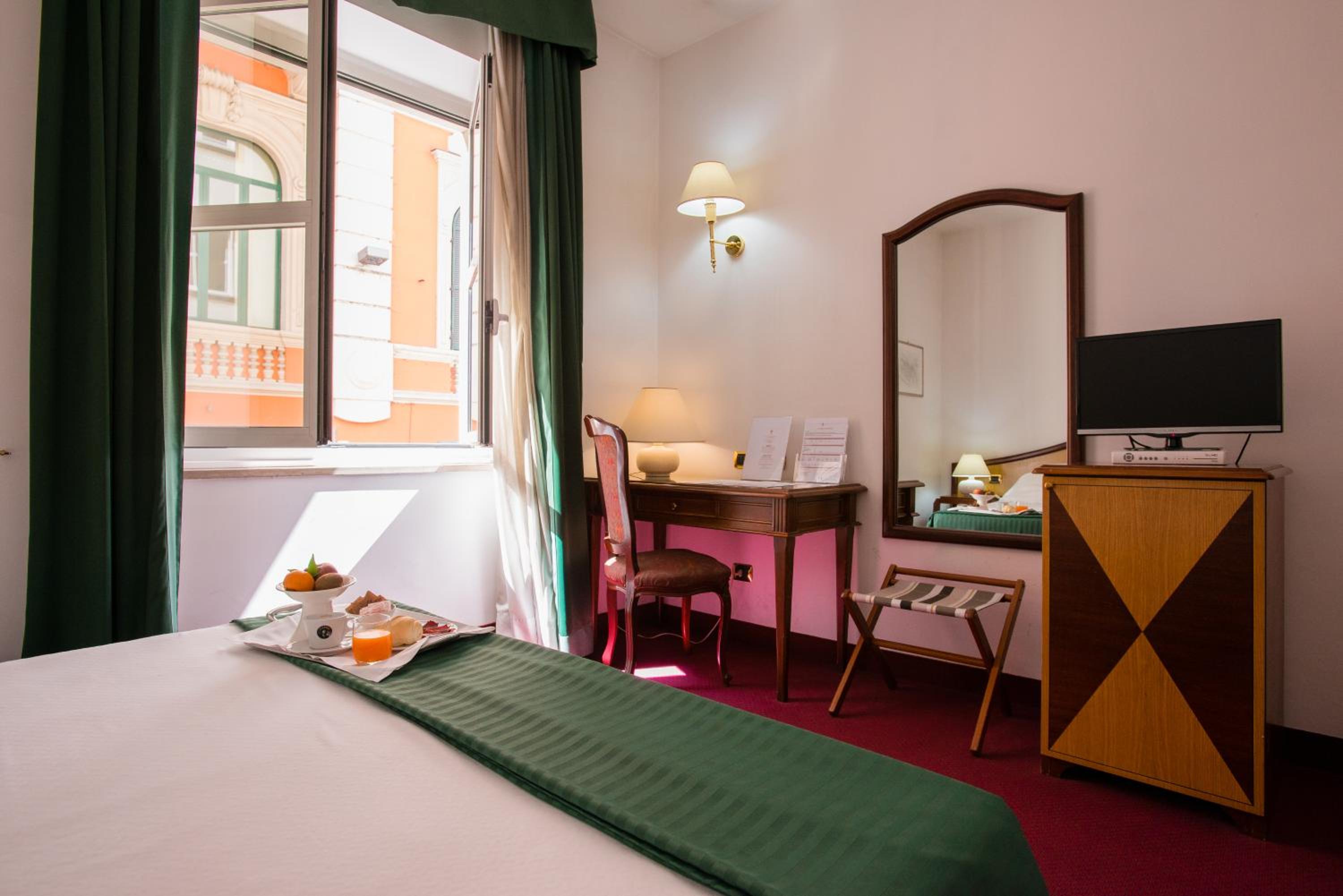 Double Room - Photo 11