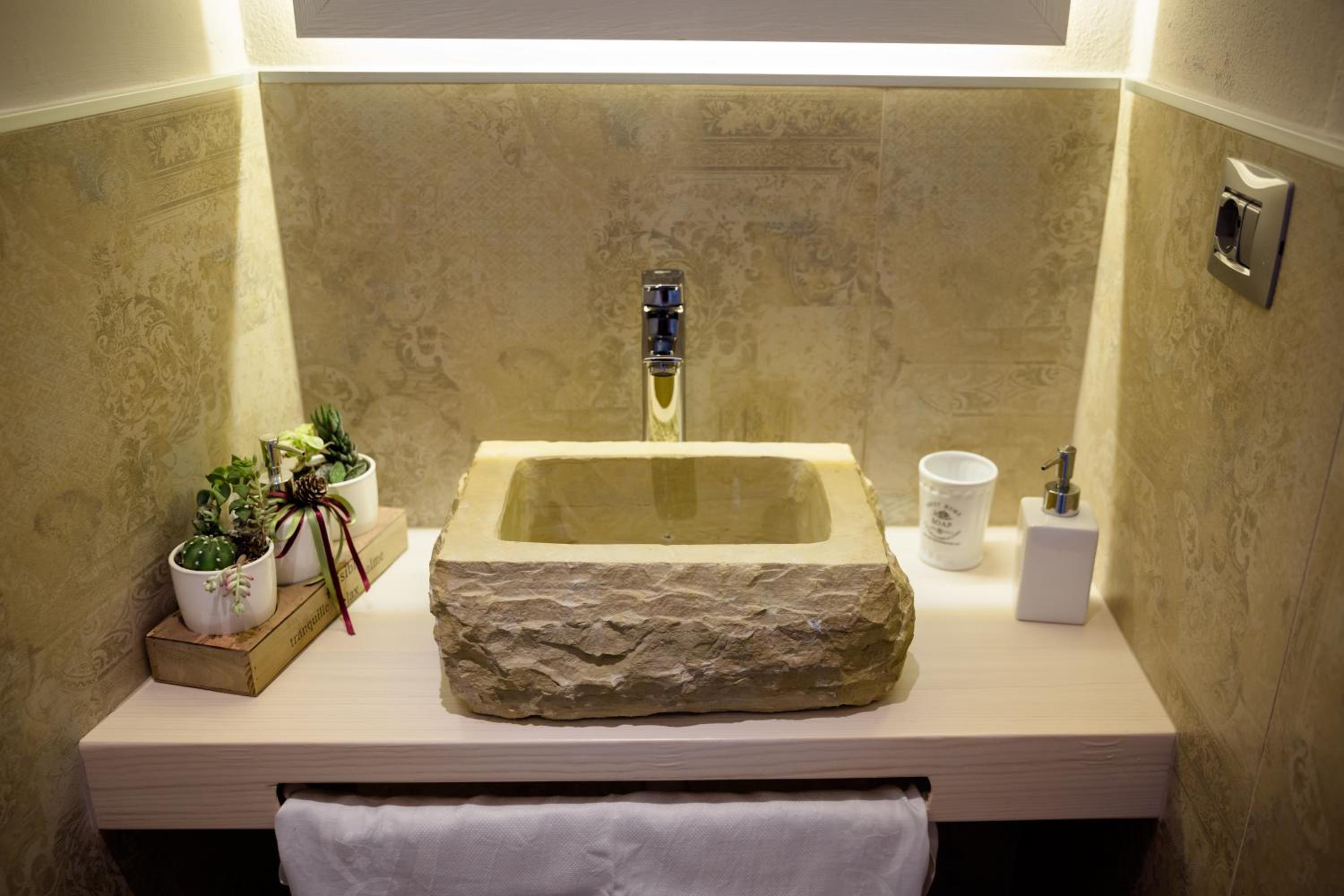 Double Room with Private Bathroom photo 2