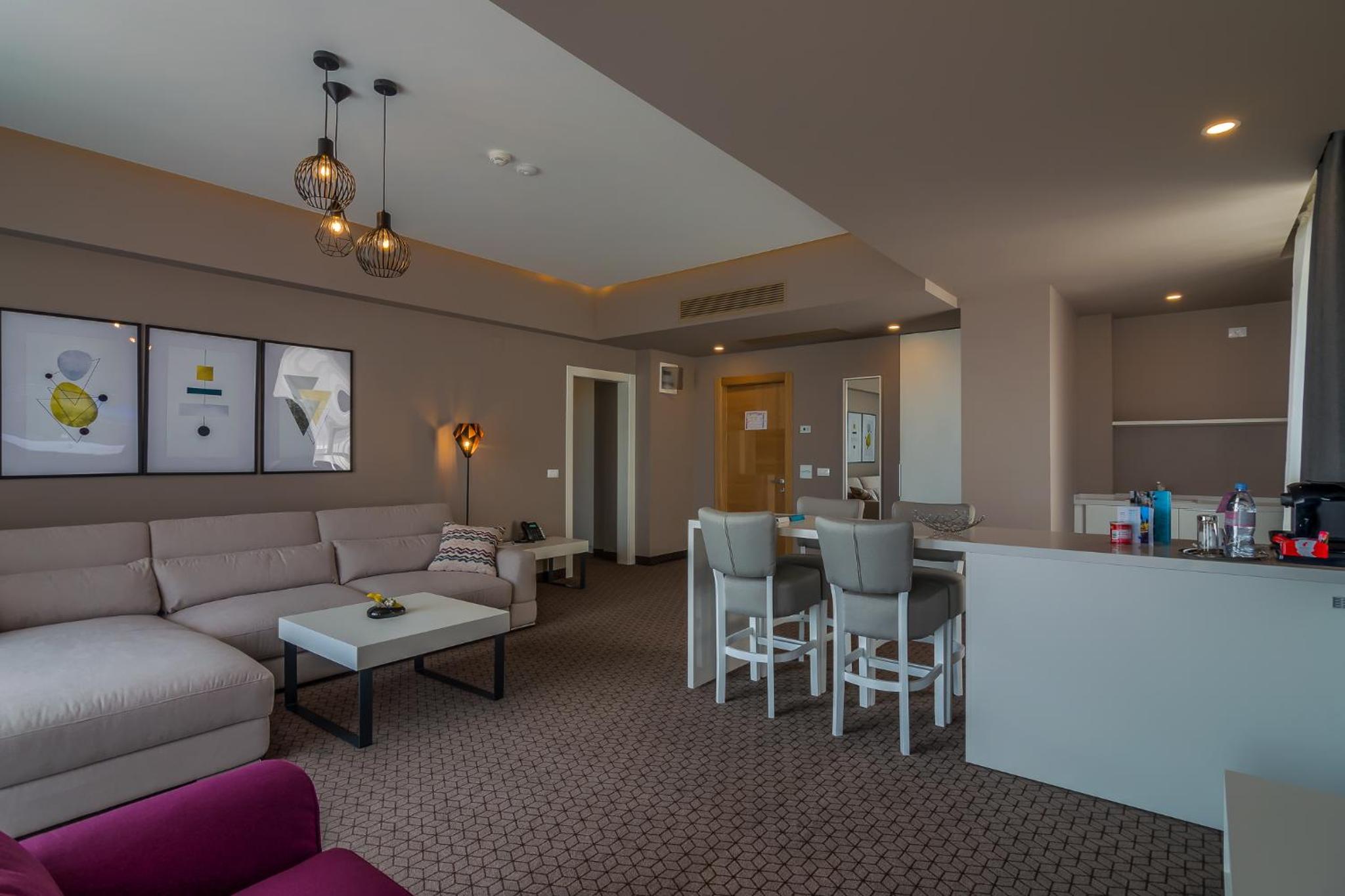 Deluxe Suite with Lake View photo 1