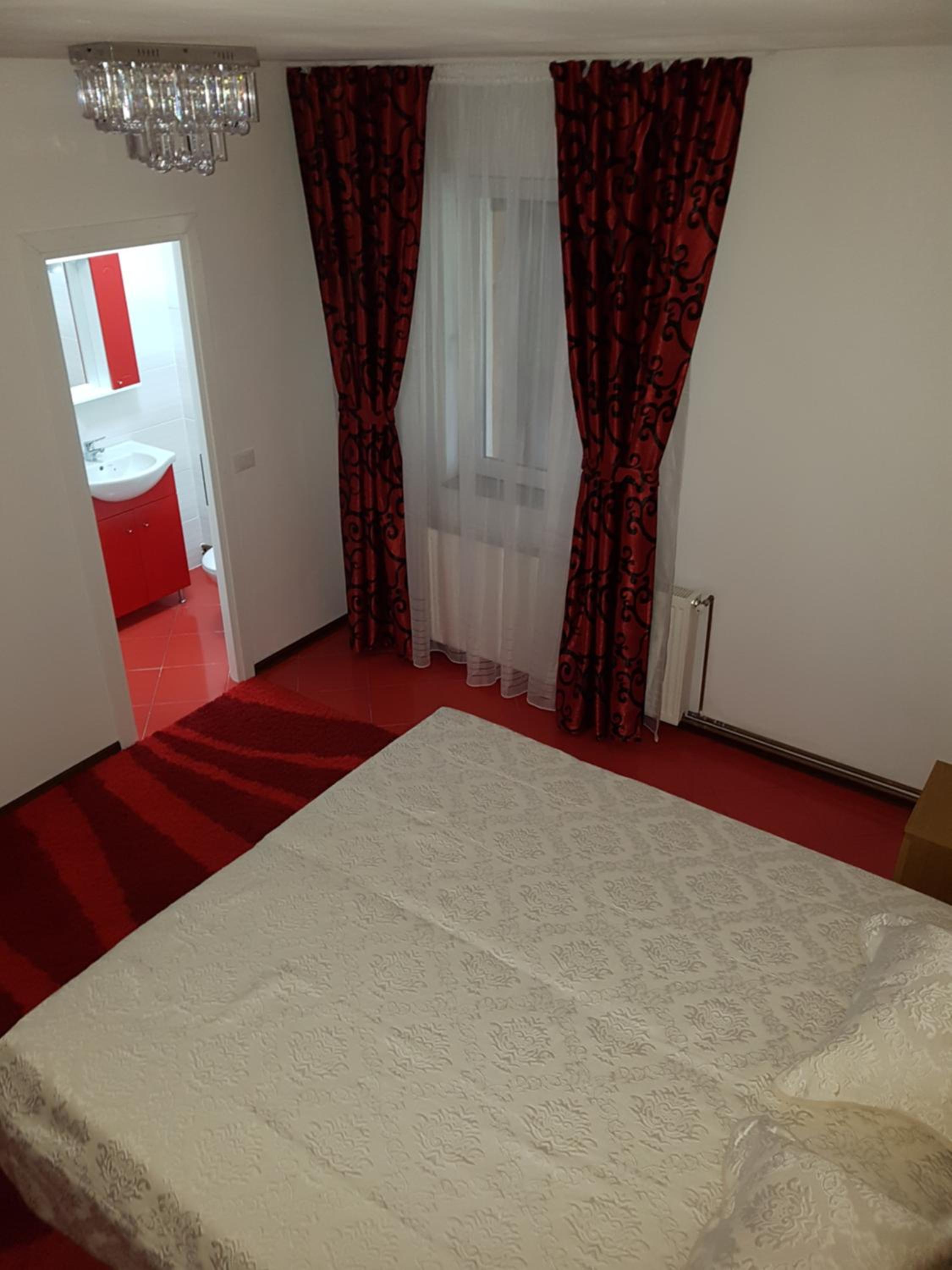Double Room - Photo 7