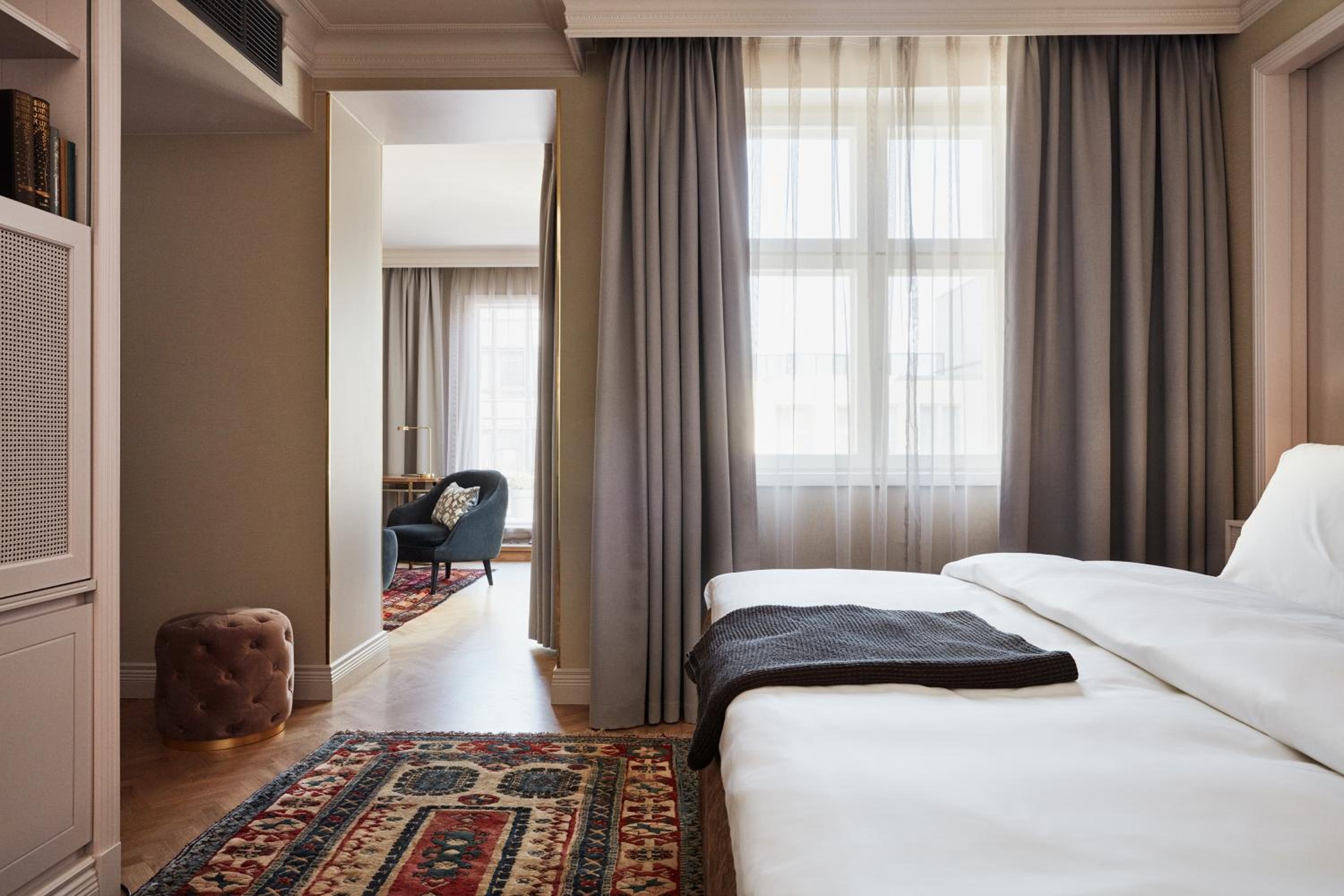 Poetry Suite with Balcony (spa included)
