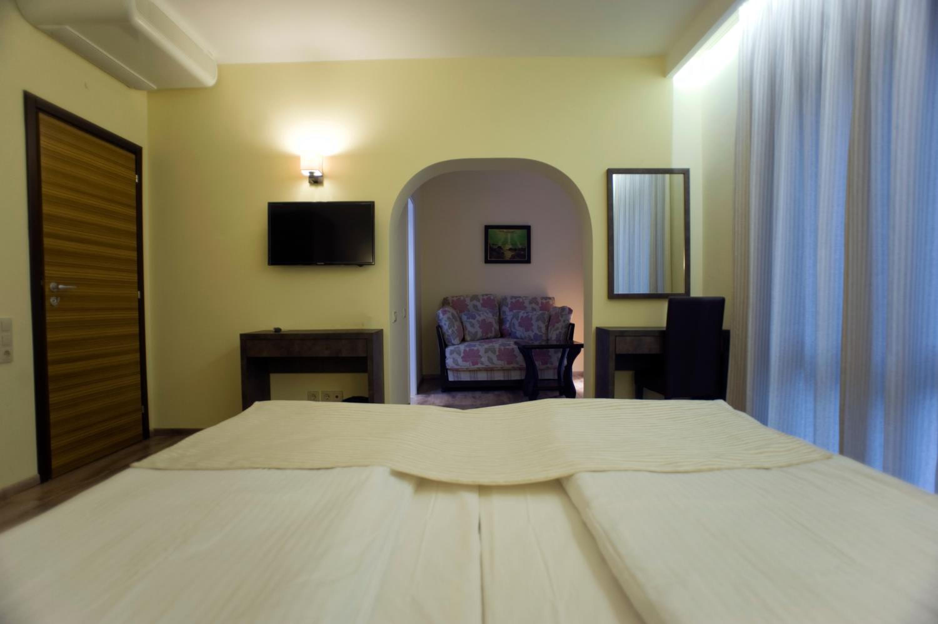 Deluxe Double Room - Photo 1