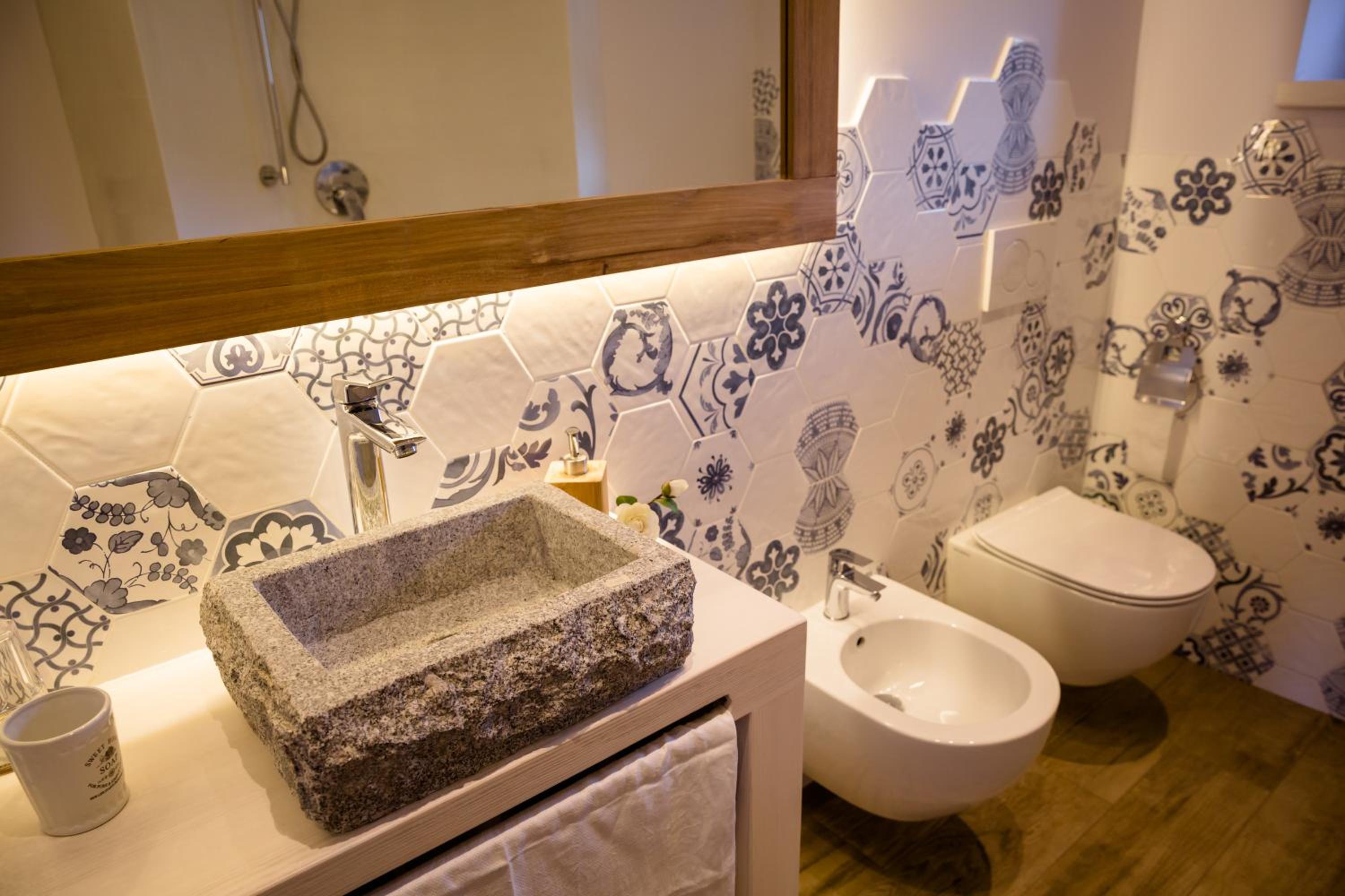 Queen Room with Private External Bathroom  photo 2