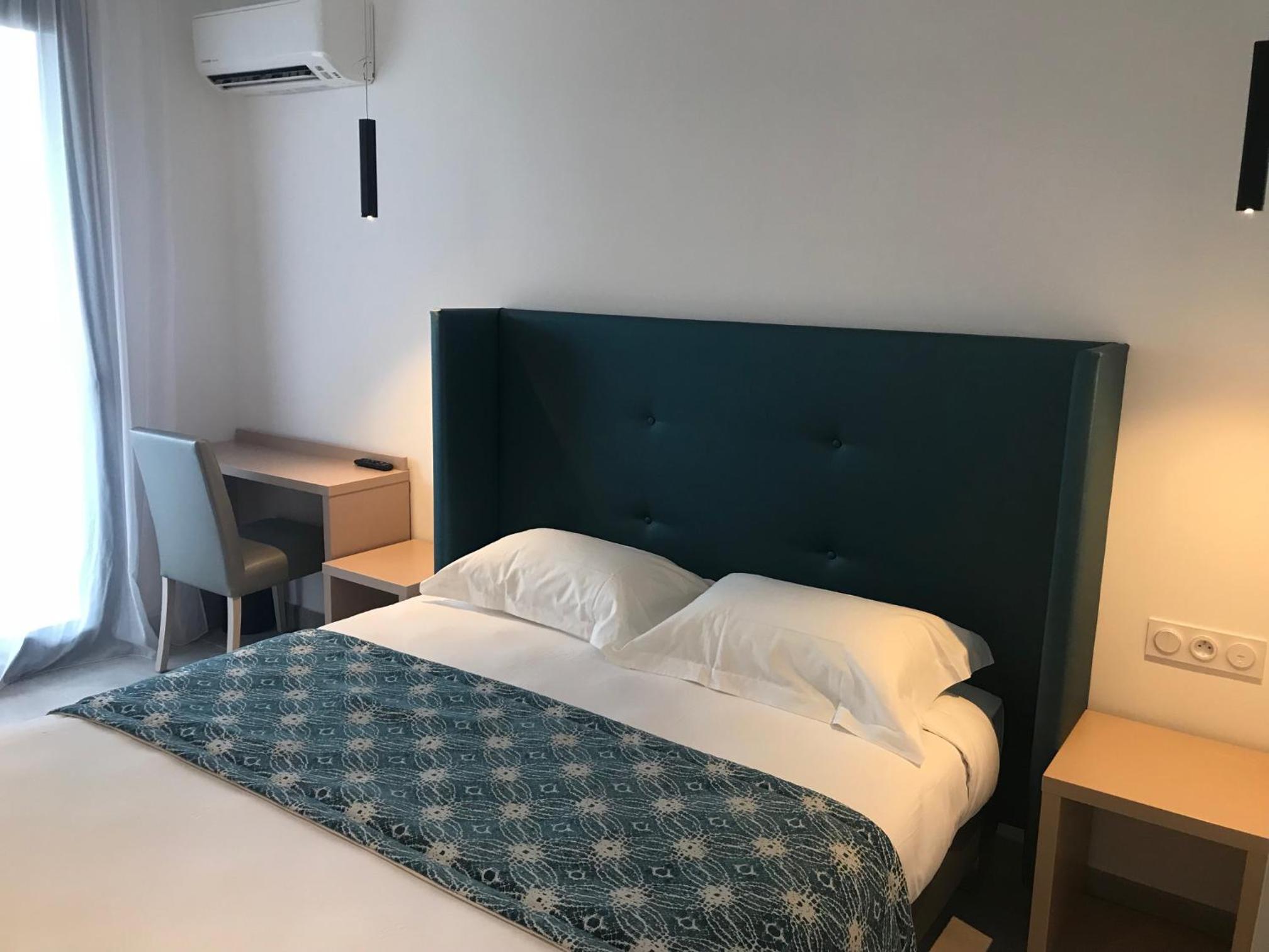 Double Room with Sea View - Photo 10